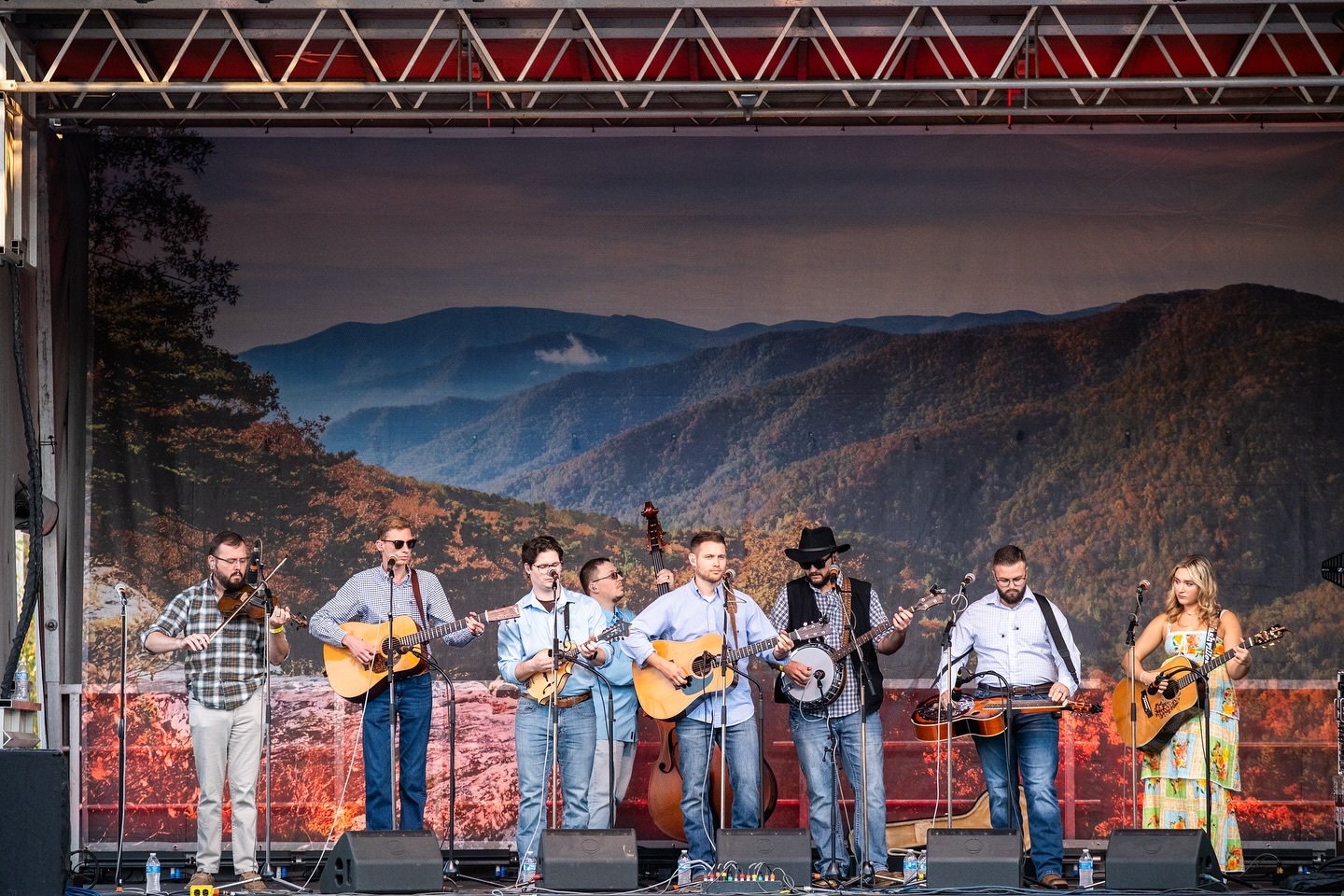 Flat Out Blue performing at @bluehighway_fest 2025.
#visitva love a #virginia #swva #bigstonegap #bluehighwayfest #music #livemusic #bluegrass #flatoutblue