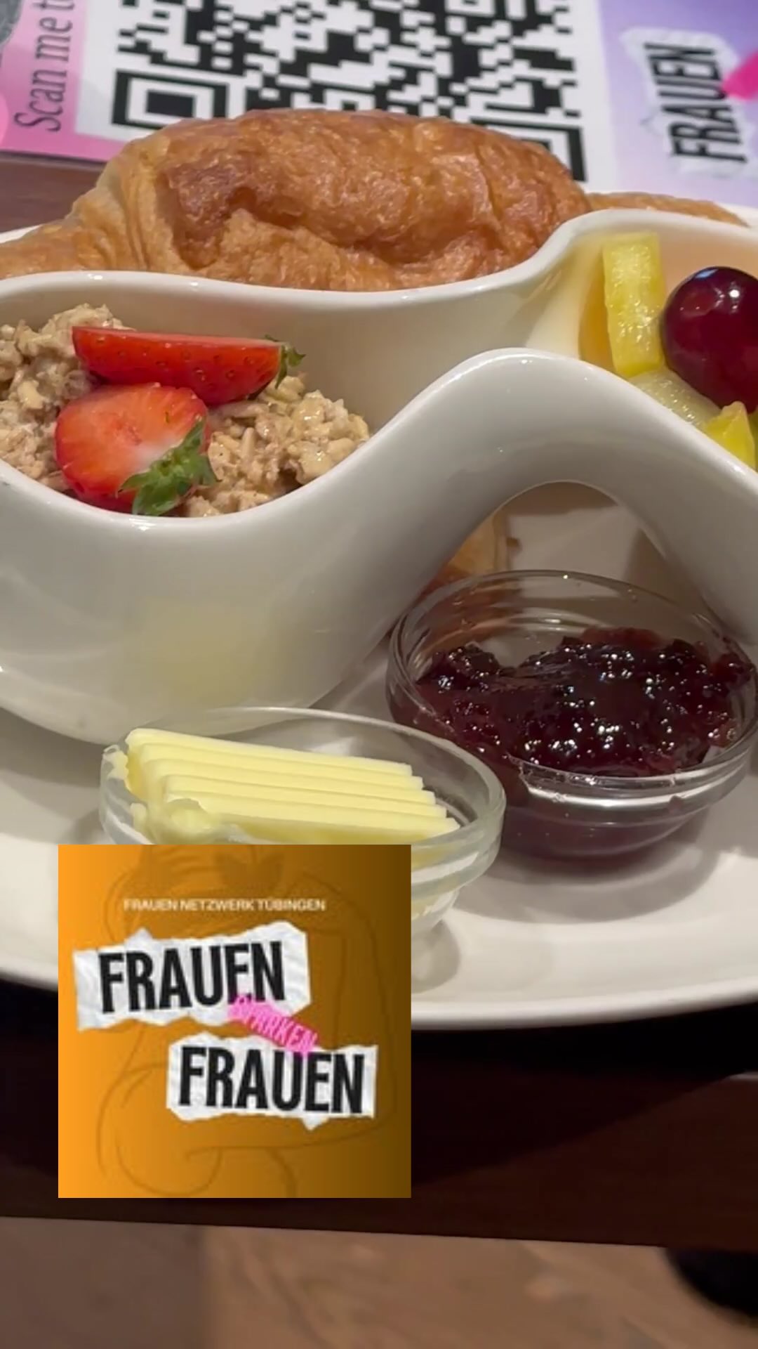 ✨ Das zweite Treffen des Frauennetzwerks Tübingen im Ludwigs – was für ein inspirierendes Frühstück! 💫
Wieder kamen so wunderbare Frauen zusammen, um die Energie und das Feuer zu spüren, das entsteht, wenn wir uns gegenseitig zuhören, inspirieren und stärken.
Wir freuen uns riesig, dass ihr dabei wart und Teil dieser wachsenden Gemeinschaft werdet. ❤️
Gemeinsam wachsen wir, unterstützen uns und schaffen eine magische Dynamik, die bewegt.
#FrauennetzwerkTübingen #FemaleEmpowerment #GemeinsamStark #NetzwerkenMitHerz #WomenSupportingWomen