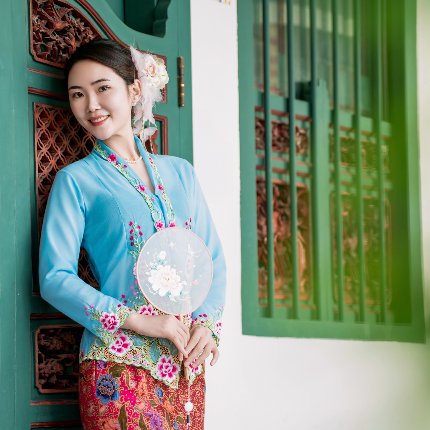 Throwback to the fun shoot @ Emerald Hill sometime ago!
I must admit that the charm of Emerald Hill is the OG of Peranakan theme shoots.
Clothing/props: @elegance_of_nanyang
#singaporephotography
#peranakan
#nyonya