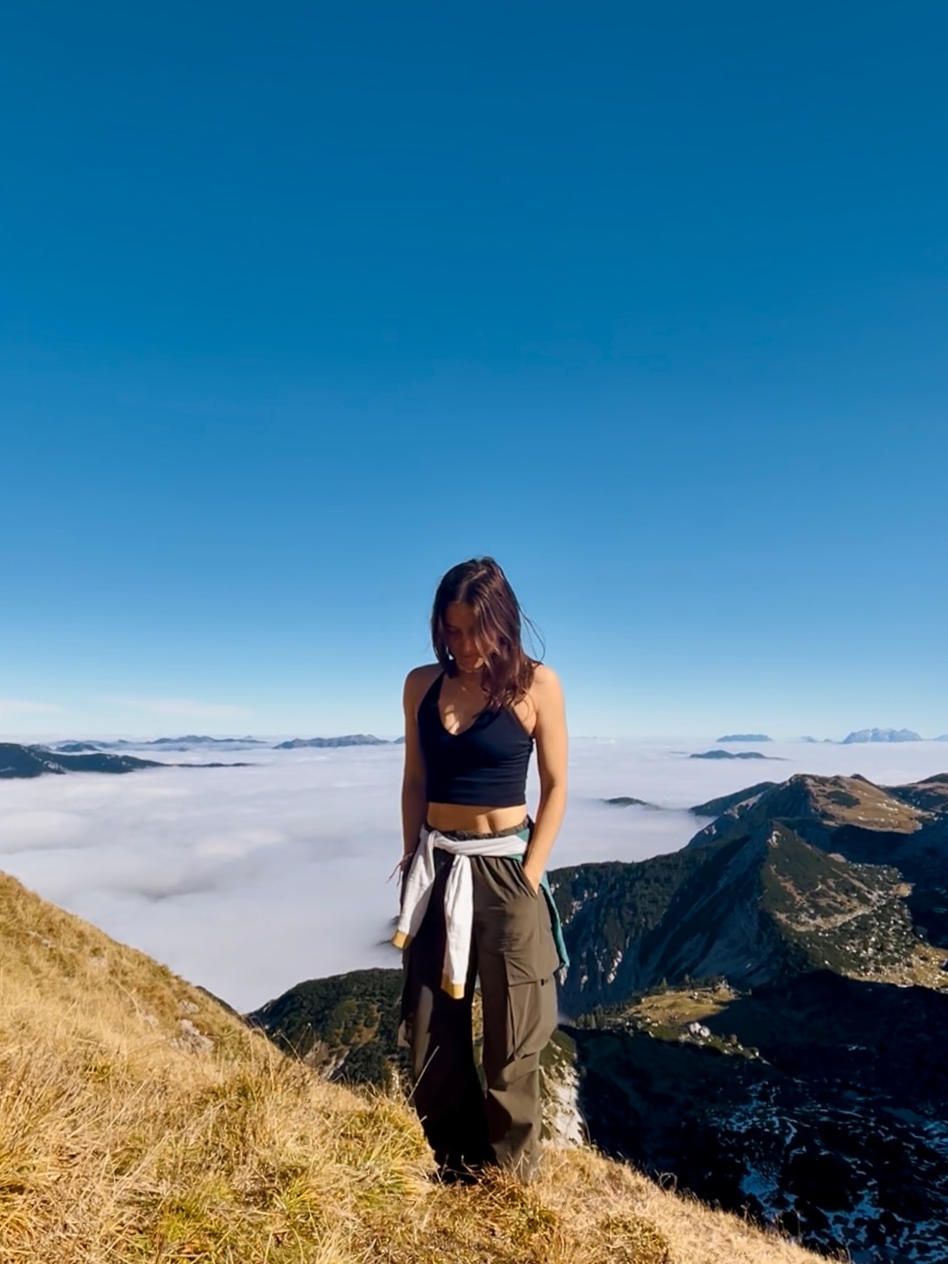 Above the clouds…
#homeiswherethemountainsare #abovetheclouds #mountainadventures #sundayhike #natureishealing #alps
