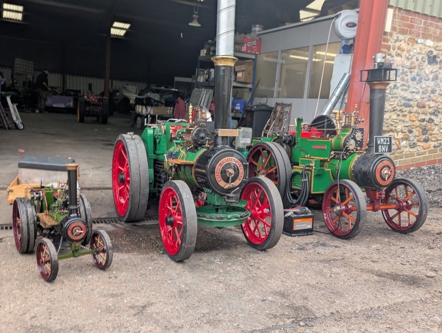 Been a busy week for new arrivals! check out our website for full details on:
4" Burrell Scenic Showman's Project (STW)
4" Burrell SCC Road Loco (STW)
2" Burrell Traction Engine and Wagon (STW)
4" Foster Traction engine - freshly repainted.
www.legacyvehicles.co.uk/miniatures
.
.
.
#miniaturesteam
#modelengineering #tractionengine #steamengine #burrell #fostersteam #steamup #steamrally
