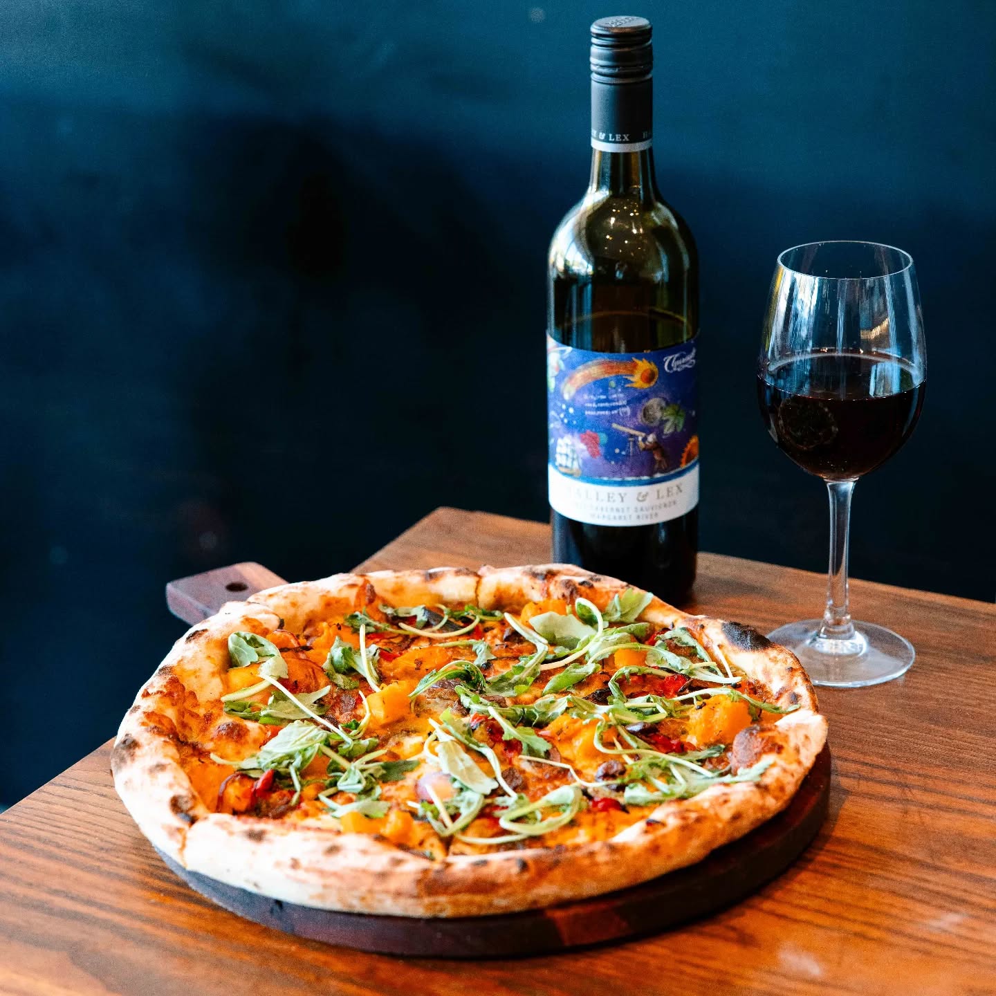 Almost wine & pizza time 😋 Yes we are BYO at both Clarkson & Willagee so why not bring a nice bottle of red to enjoy with some hand stretched organic sourdough pizzas 🍷
#slowdoughpizzas #perthpizza #sourdoughpizza #perthfood #madewithlove