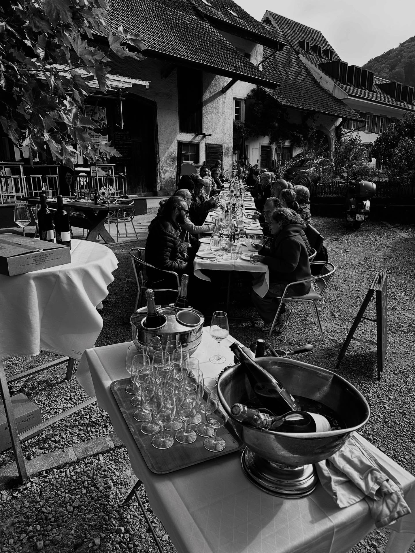 DAS war toll 🧡 herbstliche Tavolata auf dem Ochsenplatz🍁 herzlichen Dank an Alle, wir freuen uns schon auf ein nächstes Mal 😍
#tavolata #ochsenplatz #ochsenmachtglücklich #ochsenoltingen #baselland