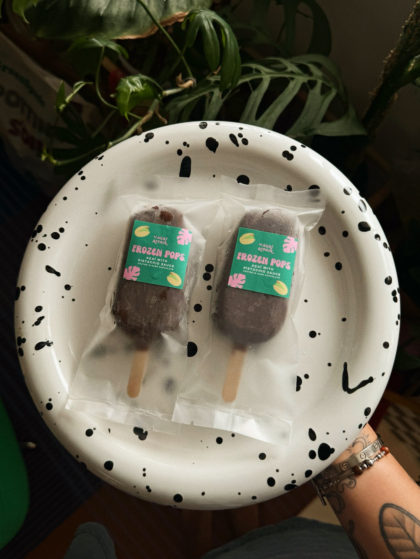 Pistachio lovers, this one’s for you 💚 Check out our newest popsicle flavour - Açaí meets a creamy pistachio sauce, coated in rich dark chocolate 🍫