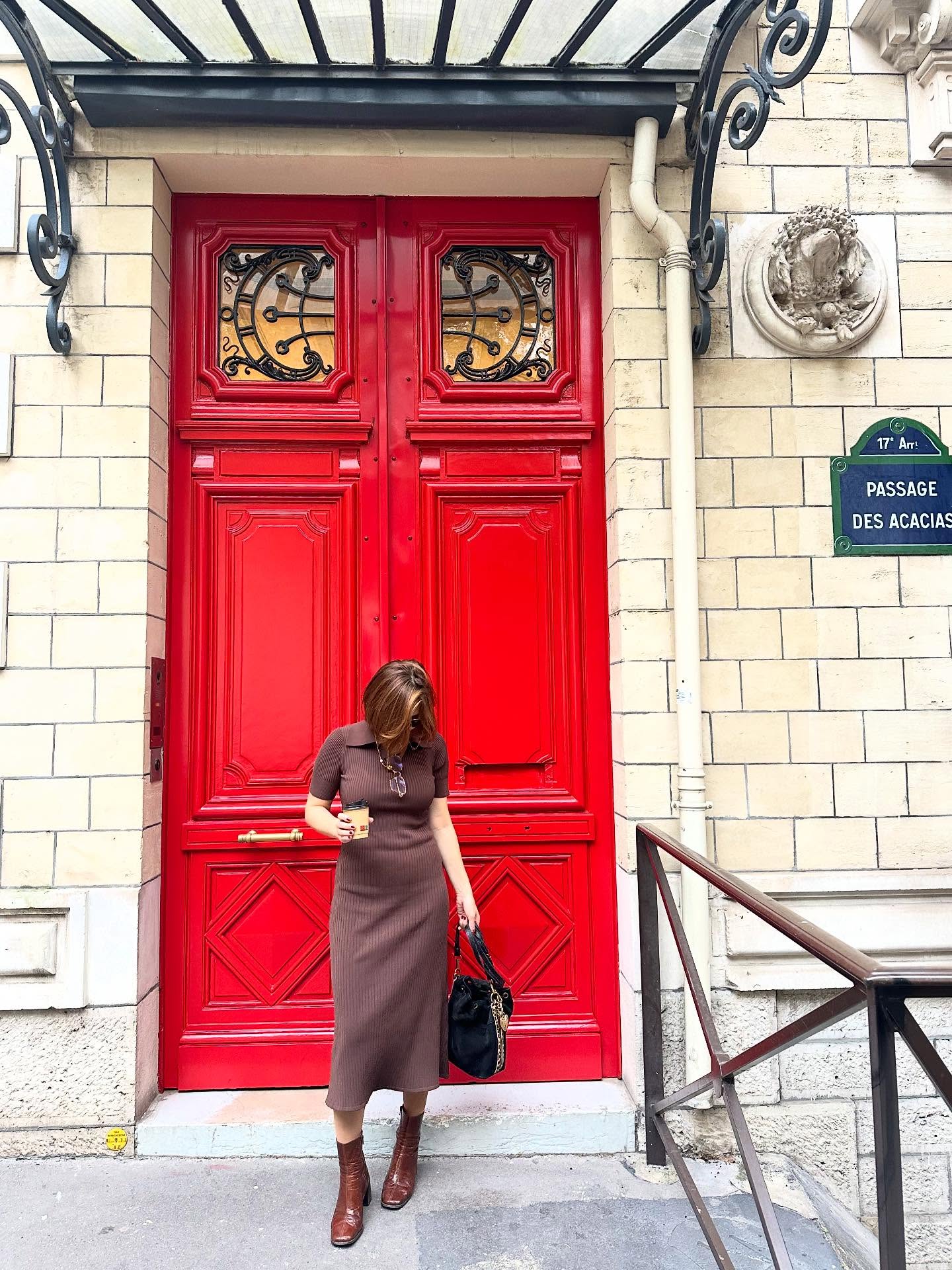 just strolling #parismaville #weekendstart #weekendatitude #outfitoftoday