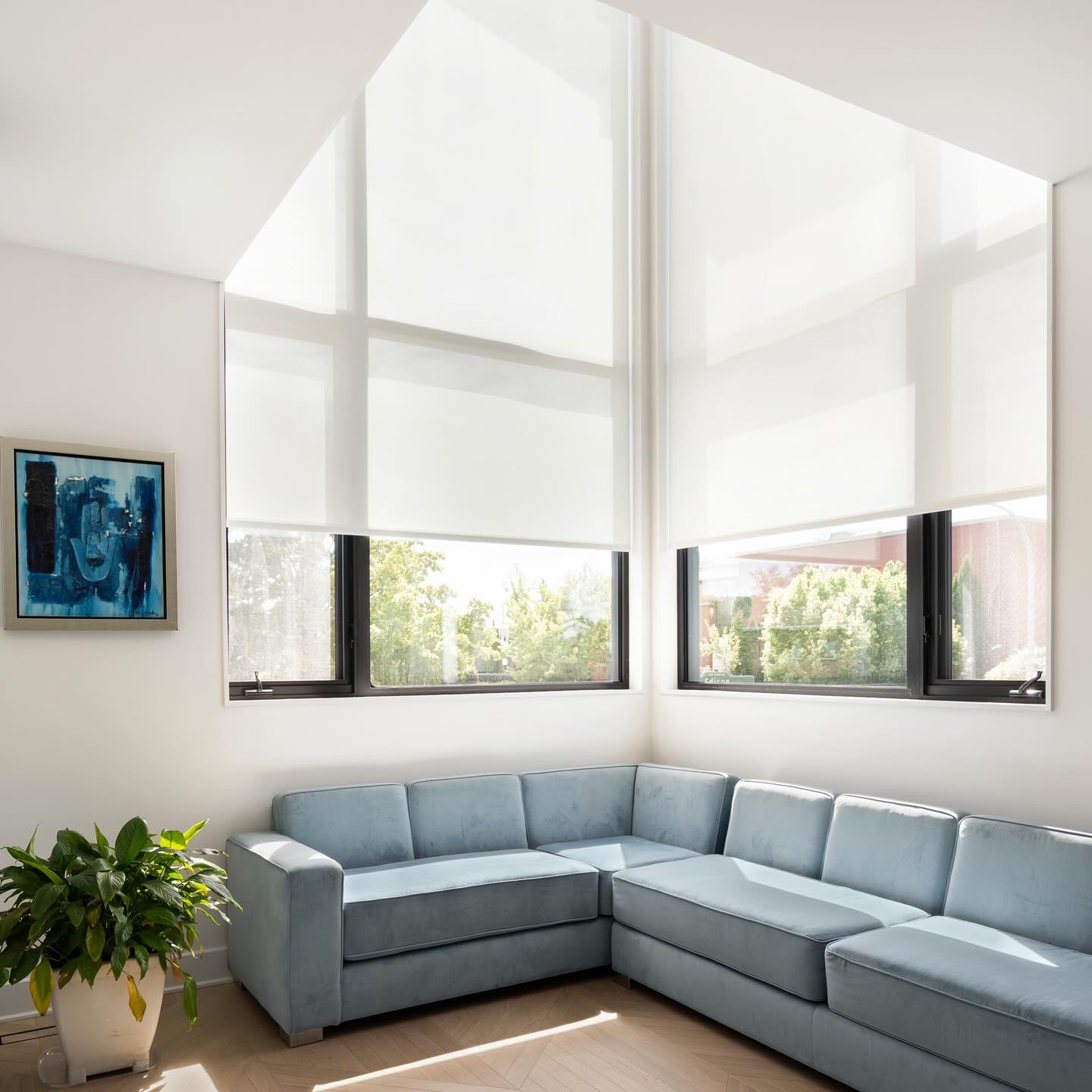 Because great design deserves the perfect finishing touch 🤍
Custom window treatments tailored to every height and shape — MTLBlinds offers free estimates 📲
Parce qu’un beau décor mérite la touche finale parfaite 🤍
Habillages de fenêtres sur mesure, adaptés à toutes les hauteurs et formes — estimations gratuites avec MTLBlinds.📲
#MTLBlinds #WindowDesign #HomeDecorInspo #CustomShades #MontrealInteriors #StoresSurMesure