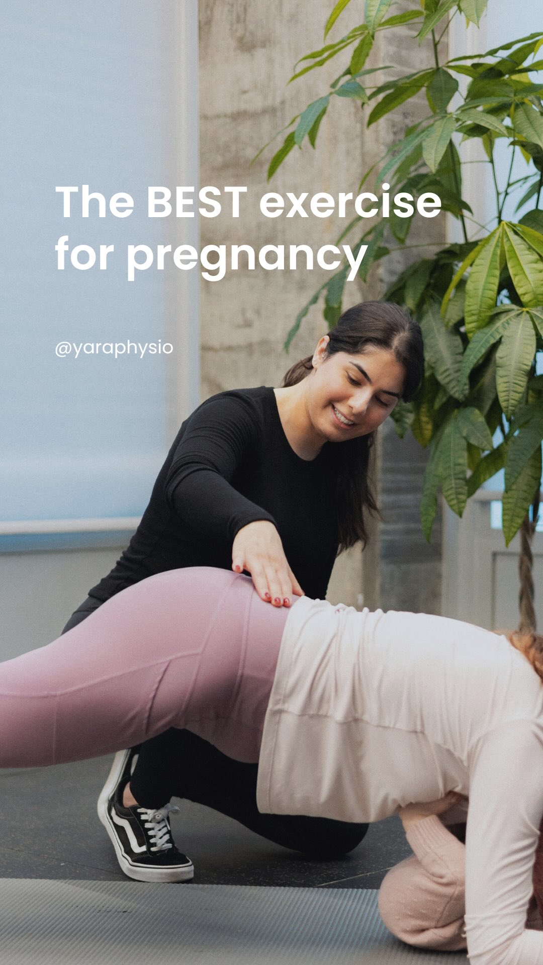 Stop asking this 👇
❌ What exercises are « safe » to do?
And start asking:
✅ What can YOUR body handle?
Your body isn’t a textbook. It’s not going to follow someone else’s « best practices » list.
The exercises that feel amazing for your friend might trigger symptoms for you. The intensity that worked last week might not work this week. And that’s not a failure, that’s your body communicating 🗣️
The real skill isn’t knowing the « right » exercises. It’s learning to tune in and trust what your body is telling you in real time.
Pain, pressure, leaking, heaviness 👉 these aren’t signs you’re doing something wrong. They’re data. They’re feedback telling you to adjust, scale back, or try something different.
That’s what separates generic workout advice from actually smart training.
Your pregnancy looks different from them. Your postpartum recovery is on its own timeline. Your body has its own needs.
The best exercise is the one that respects all of that. 🤍
#pregnancyworkout #postpartumfitness #prenatalworkouts #postpartumrecovery #pelvicfloorphysio #montreal #pregnancyfitness #momswholift #fitpregnancy #strengthtraining #pregnancytips #postpartumworkout