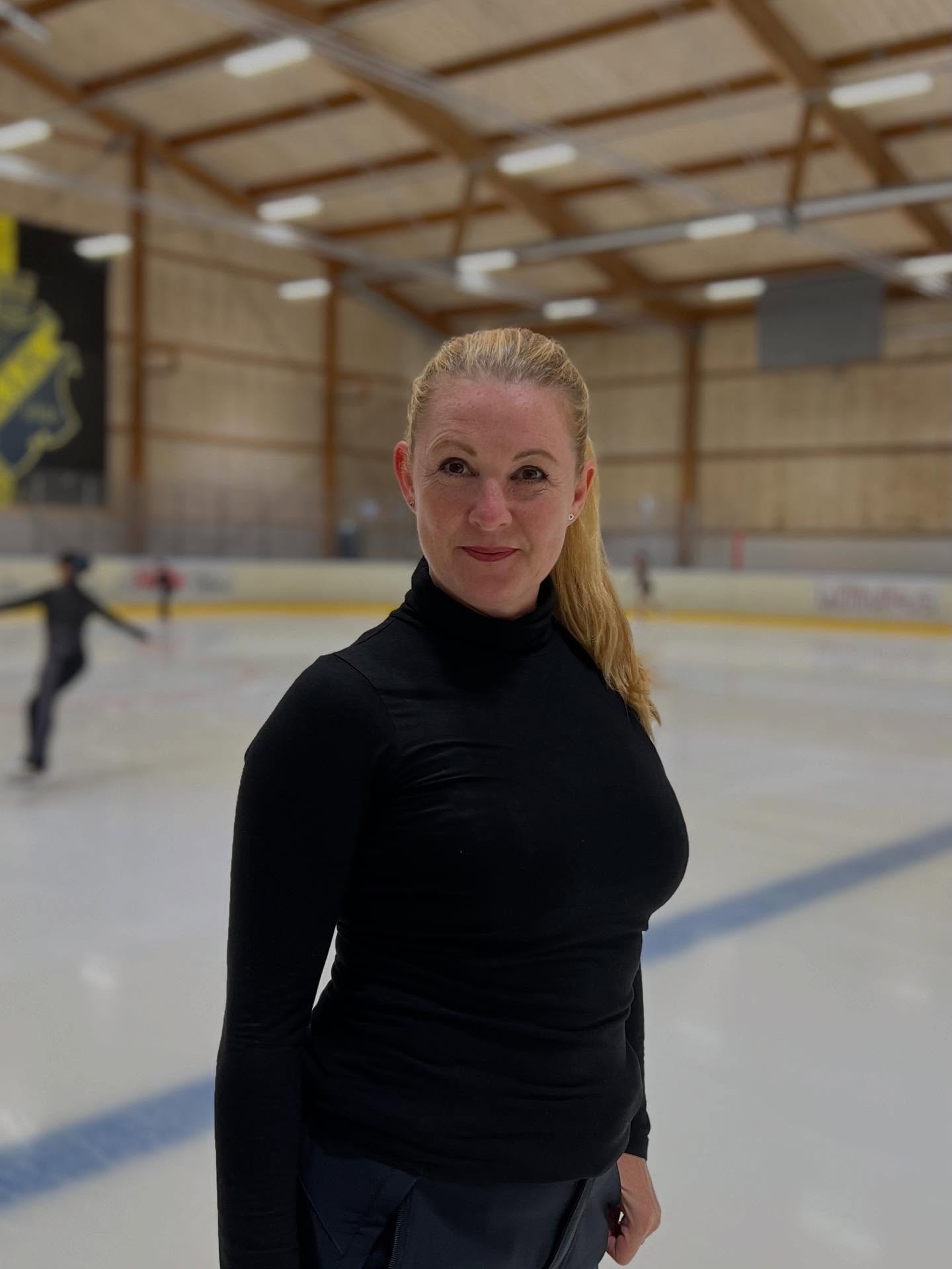 Stort grattis till vår otroliga tränare Olga! 🌟
Tack för all energi, motivation och glädje du sprider 🙌
Skriv en kommentar och hjälp oss hylla henne idag! 🎉