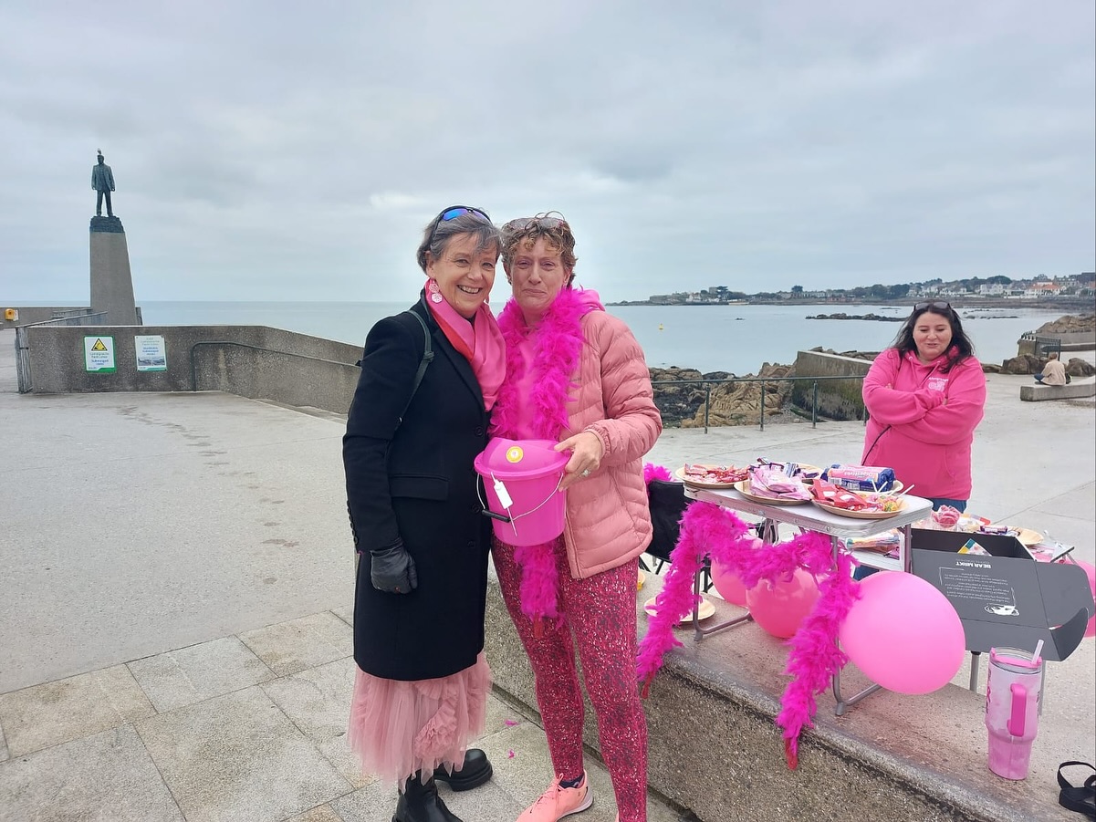 Swim in Pink 2025 💗
A fantastic initiative in support of the Breast Cancer Research Institute! 🌊🎗️
Huge well done to Gillian for organizing a wonderful local Swim in Pink event at the Dún Laoghaire Baths! What a great way to bring people together for an amazing cause! 🤗🩷
Thank you to everyone who took part, donated, and helped. Your support truly matters. 🙏✨
👉 Learn more or donate:
🌸 swiminpink.ie
🌸 breastcancerresearch.ie/event/swim-in-pink-2025
#swiminpink #breastcancerresearch #seaswimmingireland #sandycovesc