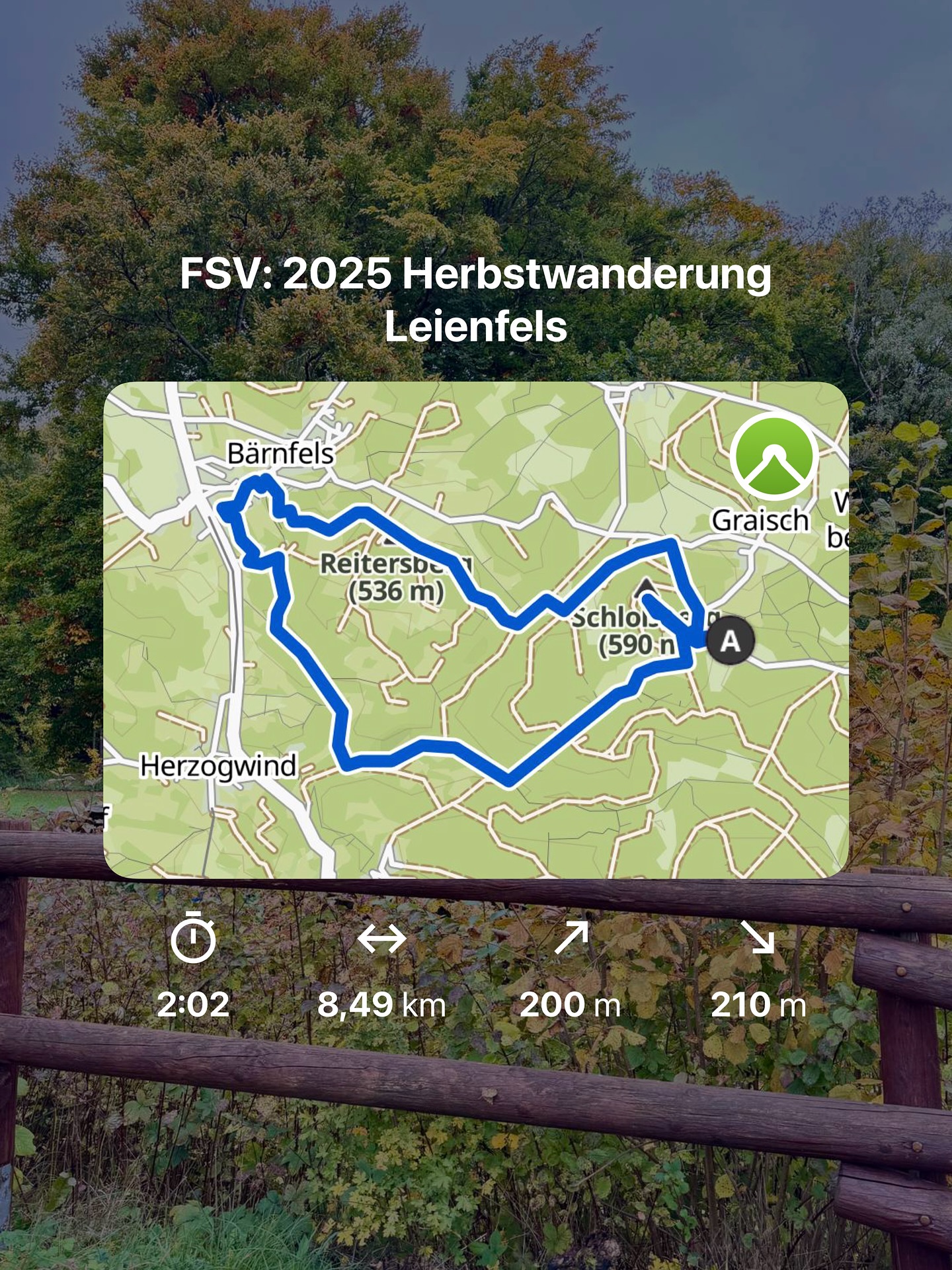 Sagenhafte 40 Teilnehmer trafen sich am Wanderparkplatz Leienfels um dort gemeinsam die Herbstwanderung des Fränkische Schweiz Vereins Pretzfeld zu begehen.
Nach einem kurzen Spaziergang wurde auch schon die erste Burgruine, in Leienfels, ergiebig erkundet. Über wunderschöne Wanderwege begaben sich 27 Erwachsene und 12 Kinder zum nächsten Zwischenziel, die Burgruine Bärnfels. Dort angekommen war Zeit zur Erholung, sowie das Genießen der herbstlichen Pracht angesagt. Anschließend ging es durch den Wald zurück nach Leienfels. Hier folgte eine abschließende Einkehr bei warmen Essen oder hervorragender Brotzeit.
#fsvpretzfeld
#pretzfeld
#fraenkischeschweiz
#fraenkischeschweizverein
