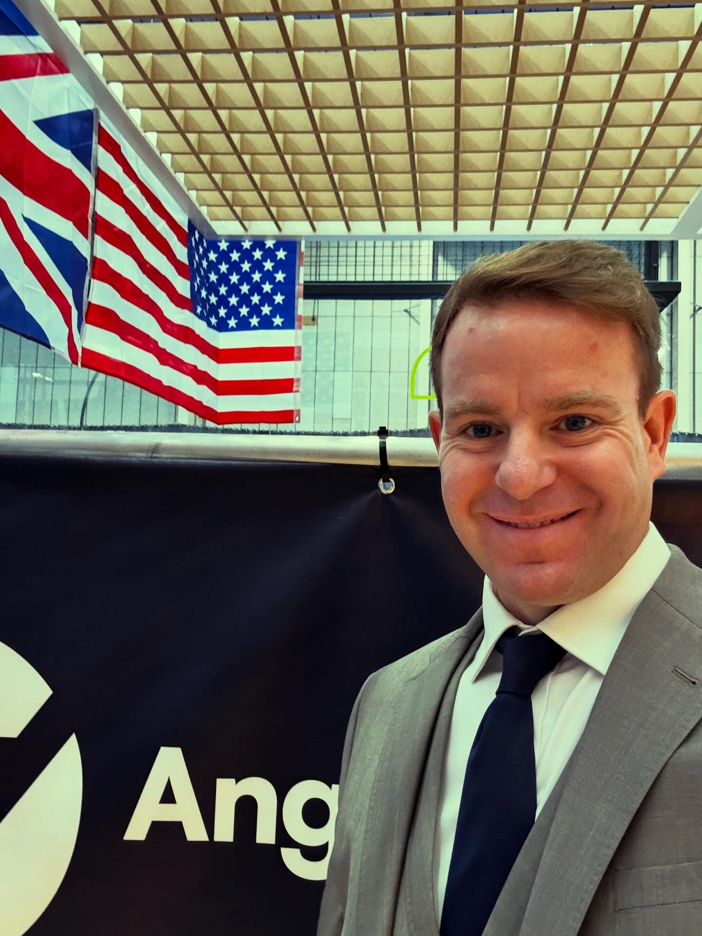 It was fantastic to perform the National Anthems at the first ever @angloamericanpadelcup this weekend! 🎤🎼🇬🇧🏆🇺🇸
Thanks to Ben Nichols, Bill Ullman & Joelle Quinn for the invite @padel22global @thepadelpr @billyu63 @joelleaquinn
Well done to the the US Team in claiming the win 🇺🇸🏆
Brilliant event which will definitely grow year on year!
Hopefully see you in the US next year!!
#angloamericanpadelcup #opera4sport #elevateyourevent #padel #rydercupofpadel