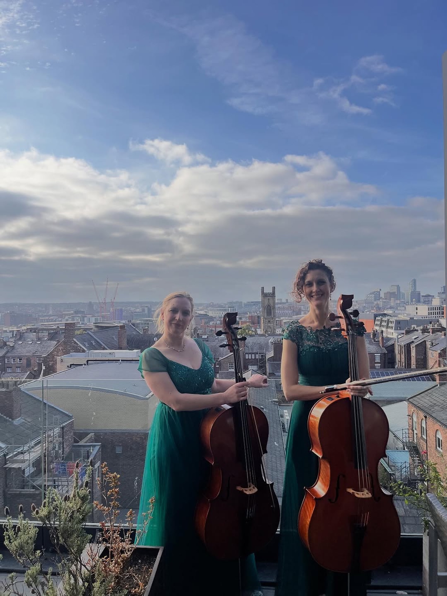 @cello_duo Performing in the clouds ⛅️ Bridge Golden Tasman Electro Acoustic Cellos
.
.
#hopestreethtlspa #liverpool #cello #cello #celloplayer #BridgeGoldenTasman #ElectroAcousticCello #electriccello #bridgecello #celloplayer #Tasman #ElectroAcousticCello #electriccello #bridgecello #electroacoustic #customisedcello #customisedelectriccello #customisedtasmancello