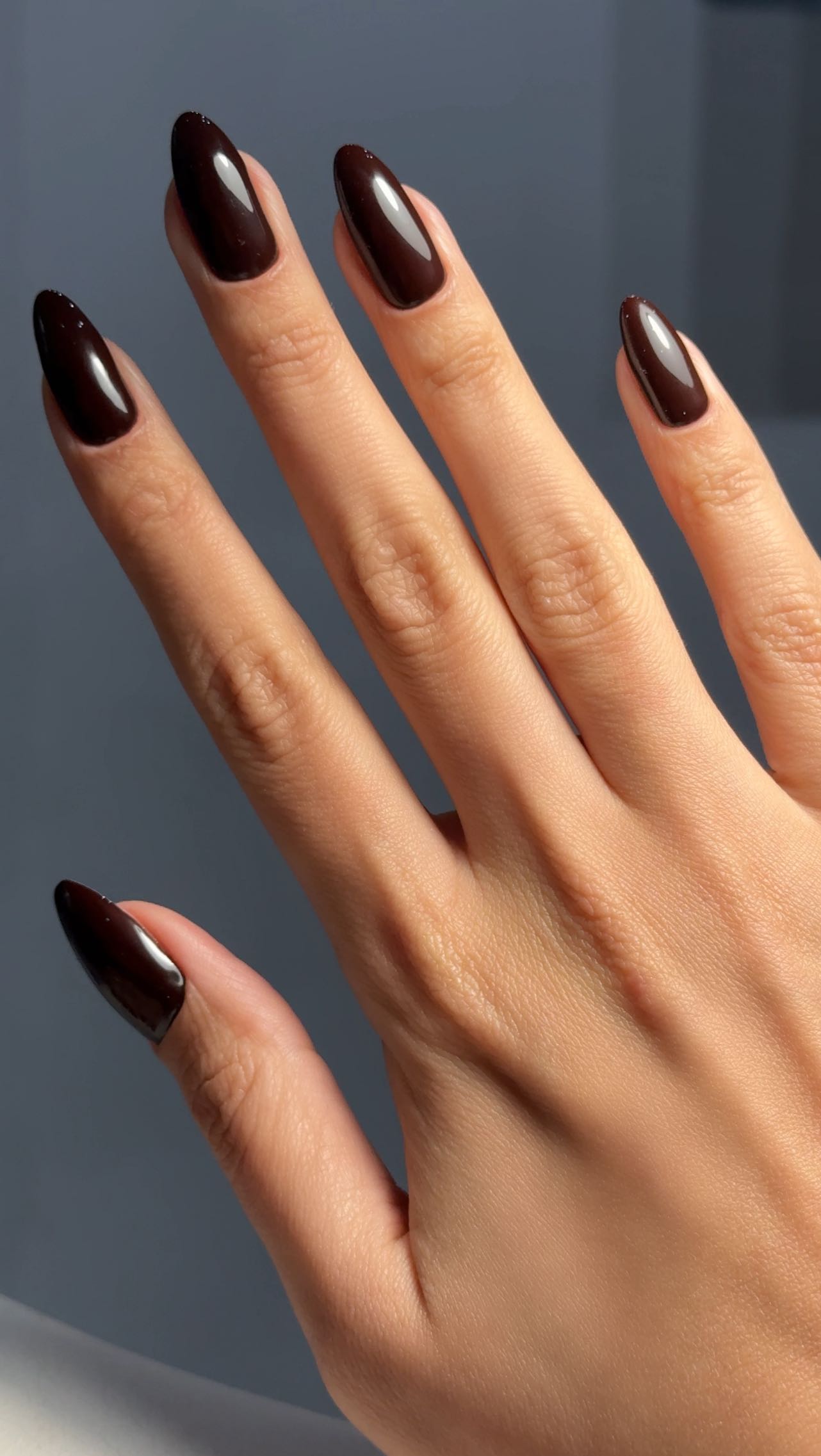 Your perfect shade of chocolate is already waiting at Blanche 🤎
Book in for your next fall manicure and embrace the season in style!
Top Nail Tech: Masha
Colour: Luna 70