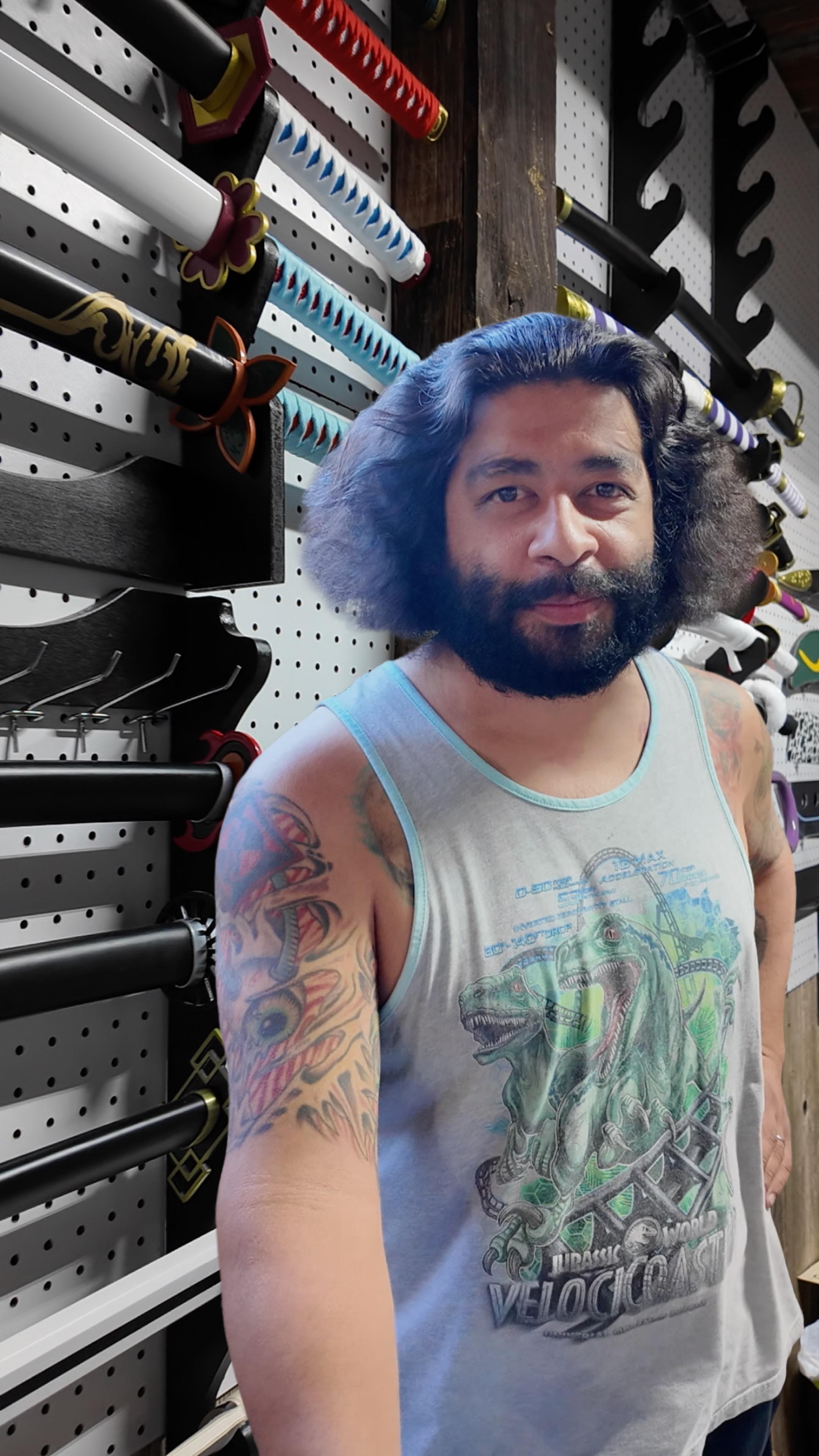 If you love all things anime, L+R Gifts at Booth 26 has your name on it. Ronnie has a knock out curation of authentic figures, pins, badges, keychains, handmade plushies and novelty knives and swords. The shop’s walls are lined with awesome finds you won’t want to miss. Banpresto, Sega and Bandai Namco collectors - we’re looking at you!
.
.
.
#jujutsukaisen #demonslayer #myheroacademia #naruto #anime #animecollection #animelovers