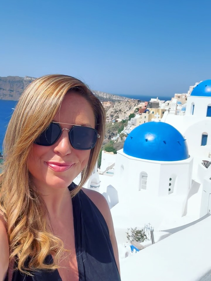 Our 5 day April Santorini Escape is already half full ladies… come and join me and your other new travel buddies in this beautiful place! 🤩
You can find all the info on our website and there’s a link in our profile and stories 👉
#santorini #girlstrip #sheisnotlost #solofemaletravel #womanpower