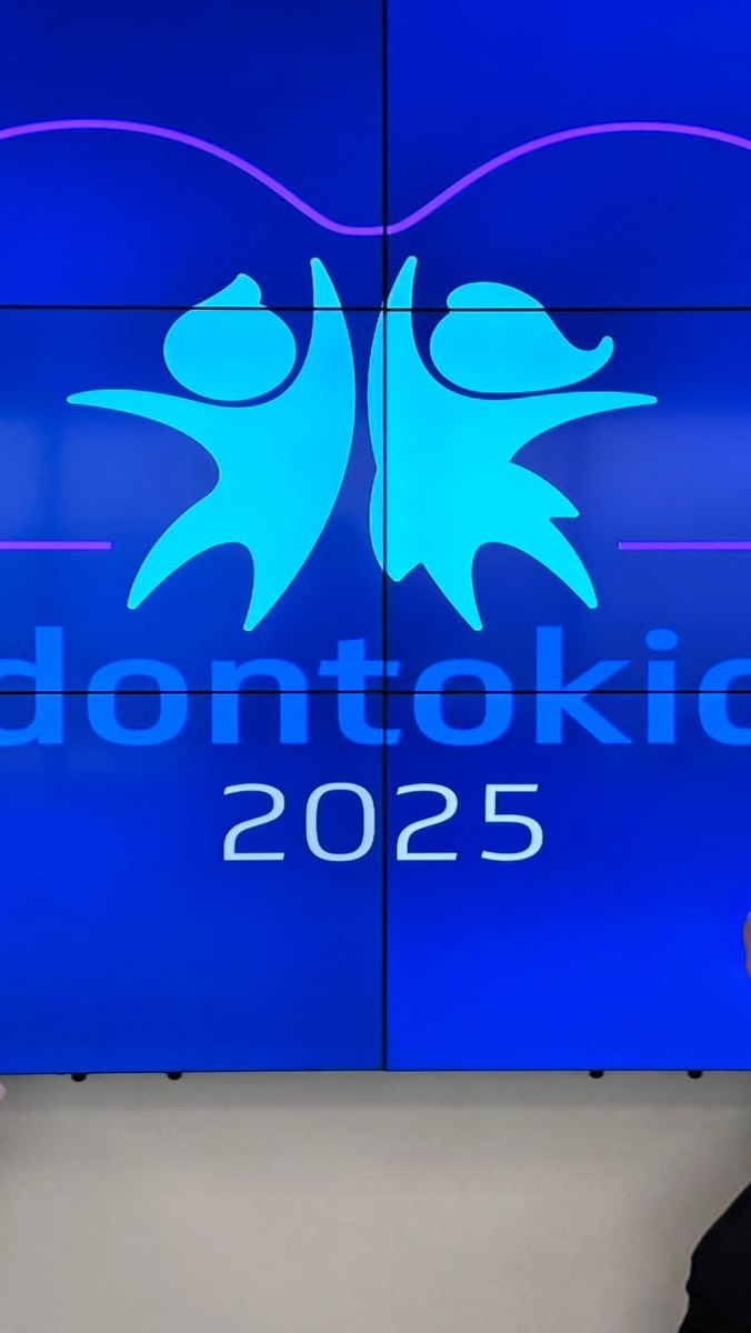 Gratidão à OdontoPrev pelos dias mágicos de Odonto Kids, realizados em 14 e 15 de outubro! 💙
É inspirador ver empresas que valorizam a integração entre trabalho e família, proporcionando momentos únicos onde as crianças vivem experiências encantadoras e ainda descobrem o universo onde papai e mamãe passam seus dias. 🦷🎭
#CiaCambaio #OdontoKids #OdontoPrev #TeatroInfantil #EventosCorporativos #Família #Integração #MagiaQueTransforma
Com @dukammargo
@barbaratrabasso
@lellisdaniel
#TeatroCorporativo
#CulturaNasEmpresas
#EventosCorporativos
#ArteNoTrabalho
#IntegraçãoCorporativa
#QualidadeDeVidaNoTrabalho
#HumanizaçãoNasEmpresas
#RHComPropósito
#EndomarketingComArte
#VivênciaCorporativa
#AçãoDeEngajamento
#TeamBuildingComArte
#ArteQueTransforma
#FamíliaNaEmpresa
#FamíliaOdontoPrev
#DiaDaFamília
#ConexãoEmFamília
#TrabalhoEAmor
#FamíliaÉTudo
#MomentosEmFamília
#FamíliaCambaio
#CiaCambaioEmFamília
#TrabalhoComAfeto