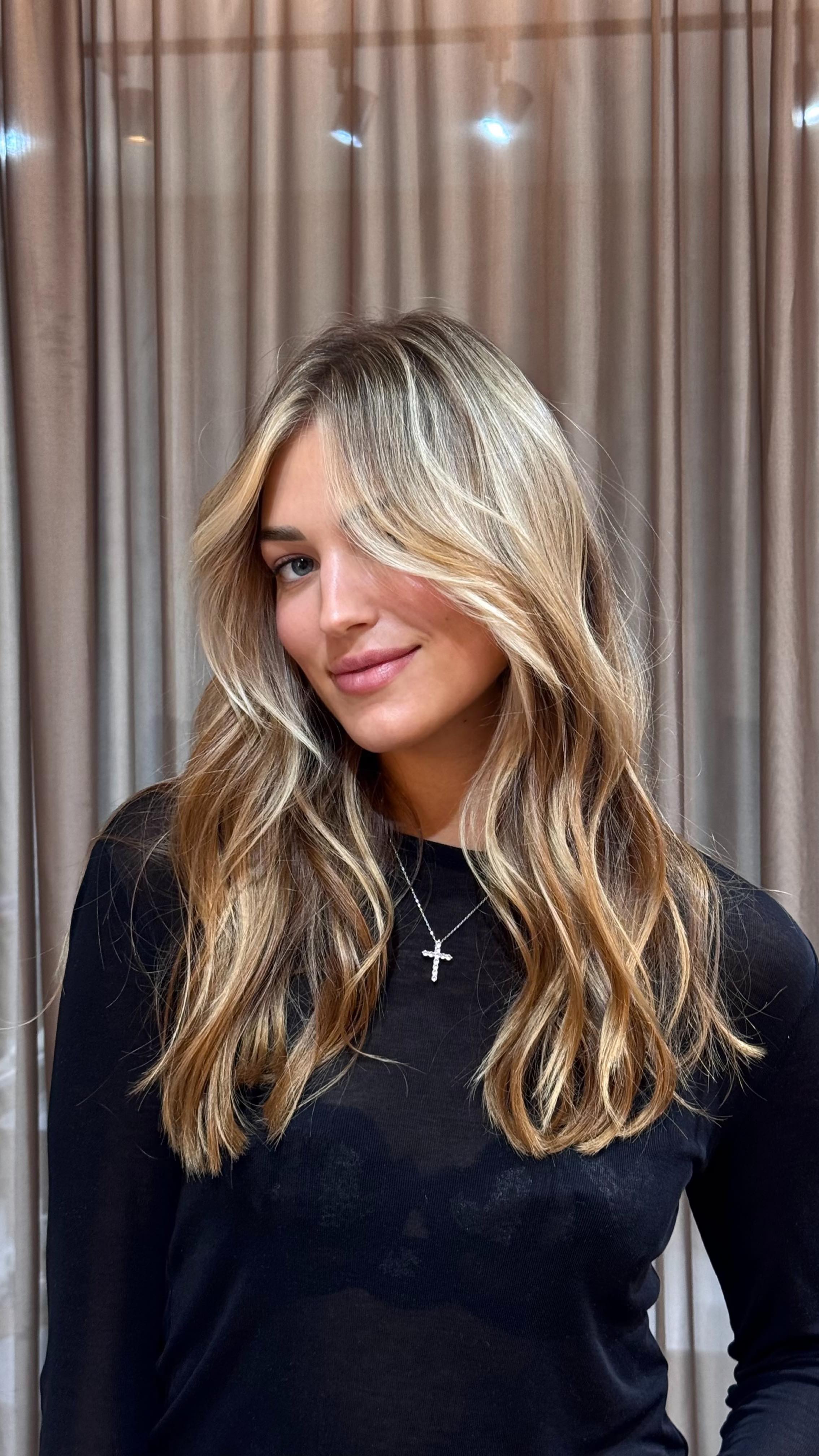 At Blanche, we create the most stunning blonde!
Our popular AirTouch T-section softly lightens baby hairs for a natural, seamless regrowth while keeping your hair healthy and shiny✨
You can also choose any toner — from cool icy tones to warm vanilla shades — to create your perfect blonde.
Senior Hairstylist: Timur