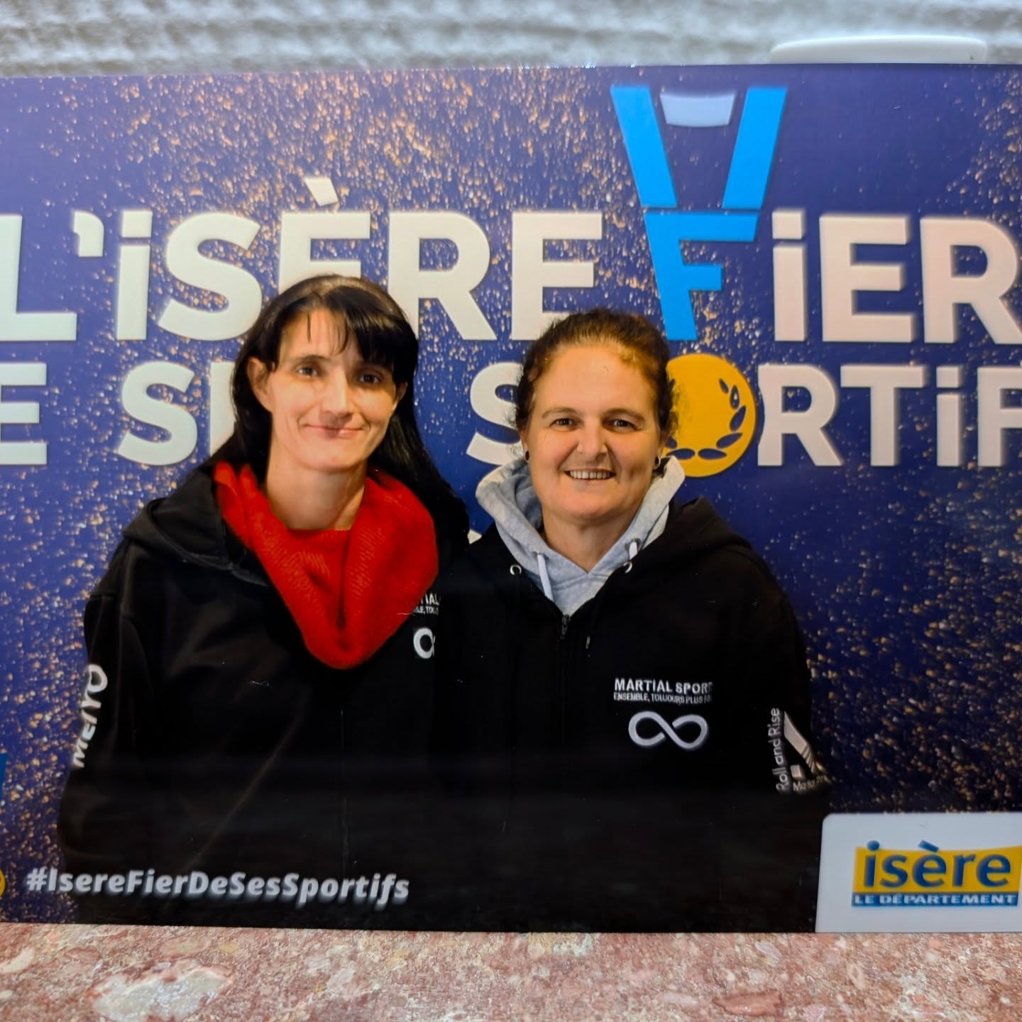 Martial Sports mis à l'honneur sur le département de l'Isère grâce aux résultats de ses sportifs aux championnats du Monde 2024 en Crète
@sosnakie 🥇championne du Monde
@chrysv258 🥉 Médaille de bronze
@tazjjb38 🥉 Médaille de bronze
@aranha.grenoble 🥈Vice Champion du monde
#newaza #masters #ffjudo
#claix #champsurdrac #saintpauldevarces