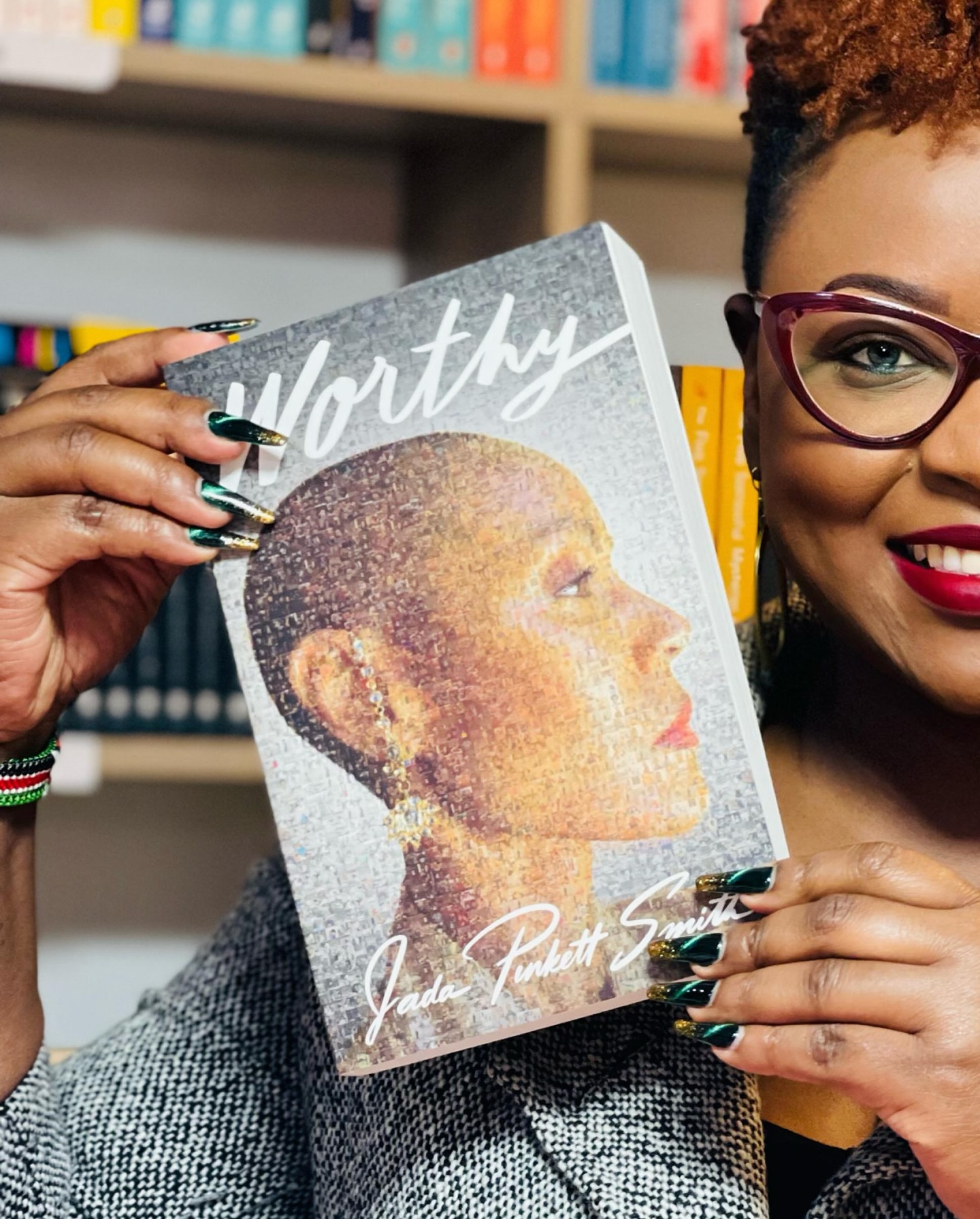 Before the end of the night 🎶🎶🎶
I want to show you some #bookishfaceoff for #sbphotochallenge25
I have numerous photos in my gallery, some that never seem to see the light of day. So here are some of my favs - some have done their rounds and some are only now making their debuts!
#bookishfaceoff #sbohotochallenge25 #day13