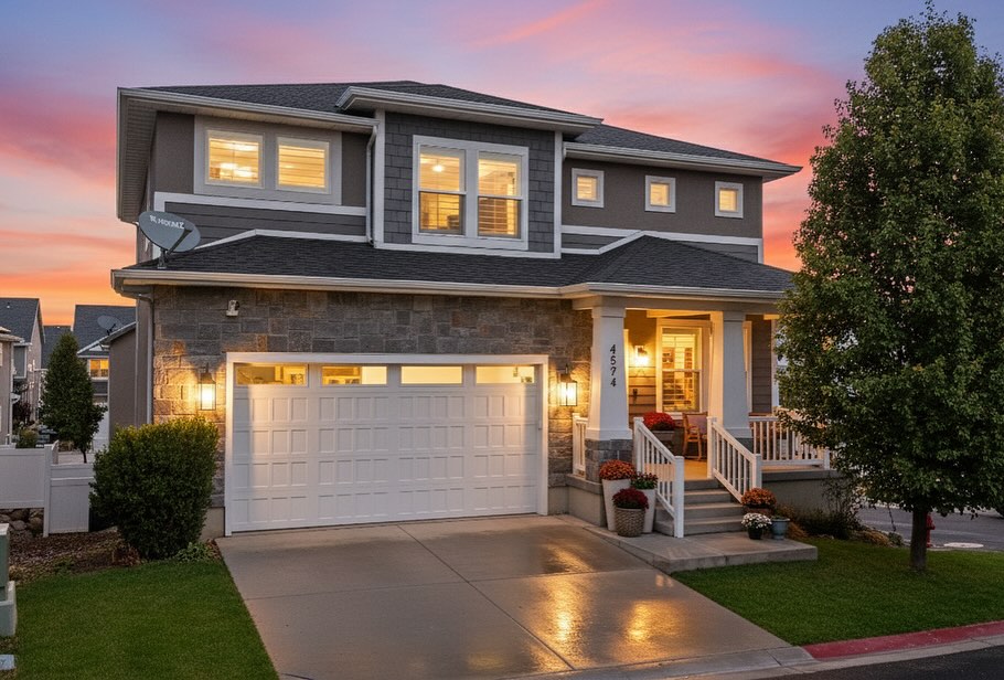 Swipe to see this gorgeous home in Herriman! Listing is live now. 📸