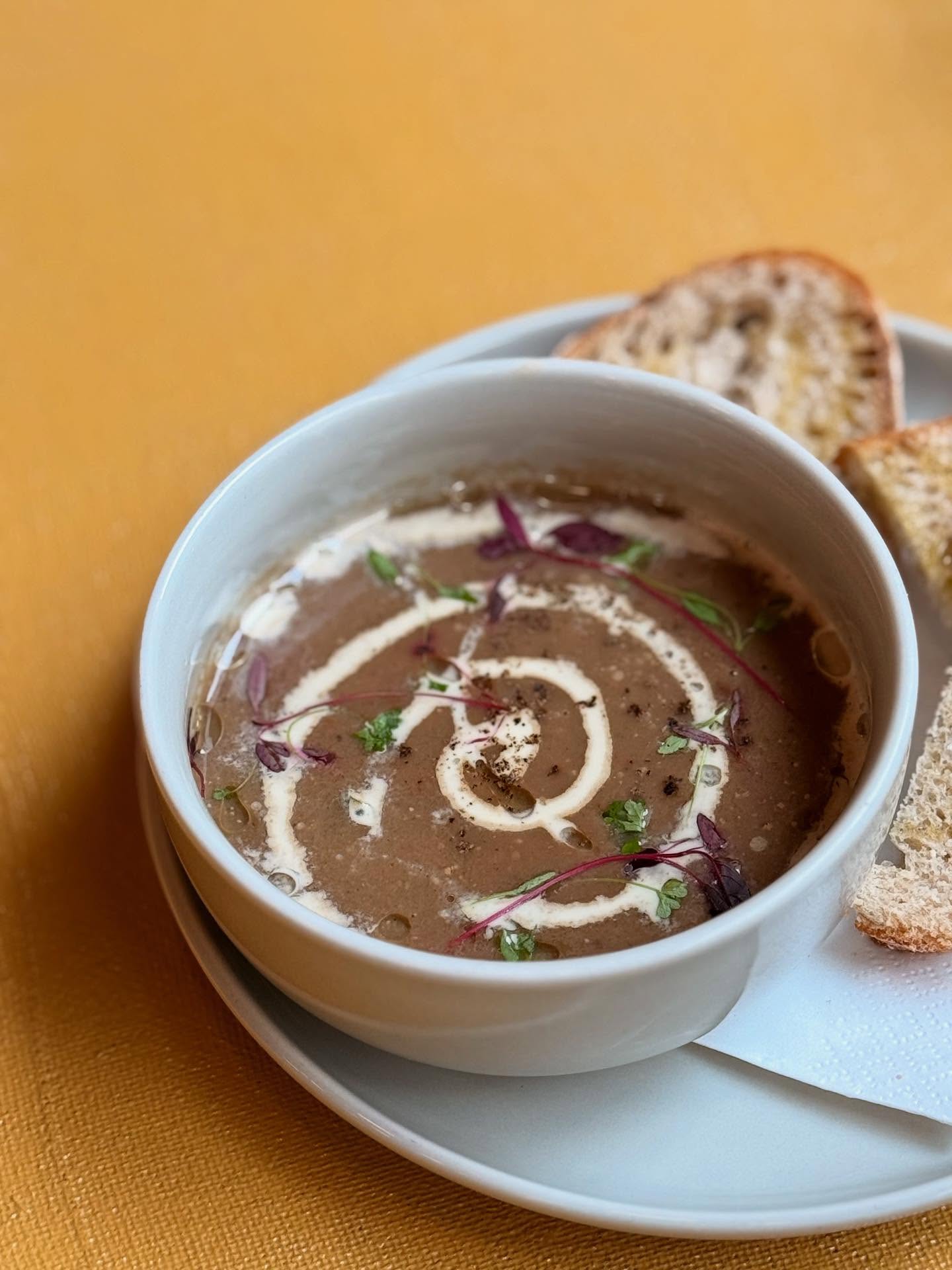 Autumn at Dalla Terra 🍂
Warming flavours for cooler days - our chestnut & porcini mushroom soup with focaccia bread and ricotta & pumpkin ravioli with sage butter are back on the menu.
Perfect with a glass of wine from our autumn list, served inside or in our courtyard.
📍 Covent Garden, The Yards
#DallaTerraLondon #AutumnMenu #VinoBrasserie #CoventGarden #ItalianFood #LondonEats #PastaLovers