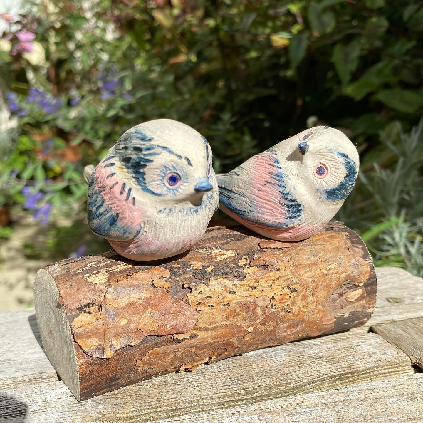 As you probably know, we love birds here at Swiftโฆ after all, weโre named after one of the finest!
Anyway, weโre delighted to have some stunning ceramic bird sculptures in stock, made in Gloucester by Ella Daniel-Lowe including these super cute long-tailed tits.
Ella has made them so they can be removed from their perch and held in the hand, which is a lovely thing to do!
We also have a lady blackbird and a brace of nuthatches. Come and take a look!
Follow: @elladaniellowe
Swift Art & Design
18 High Street
Winchcombe
GL54 5LJ
Open:
Tuesday - Saturday
10am - 4pm
#swiftwinchcombe #swiftcotswolds #shopsmall #shophandmade #shopindependent #supportindependent #swiftartanddesign
#winchcombeshopping #winchcombe #visitwinchcombe #winchcombecotswolds