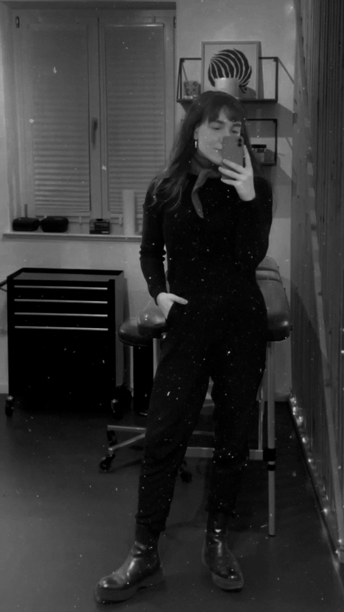 zwei kleine gänse gepikst im @studio.butterberg
merci alena
#handpoke
#handpoketattoo
#handpokedtattoo
#stickandpoke
#stickandpoketattoo
#goosetattoo
#ganstattoo
#birdtattoo
#finelinetattoo
#tinytattoo
#minimaltattoo
#lineworktattoo
#blackworktattoo
#tattoostuttgart
#stuttgarttattoo
#weimartattoo
#erfurttattoo
#jenatattoo
#studioknuts
#rosepokes