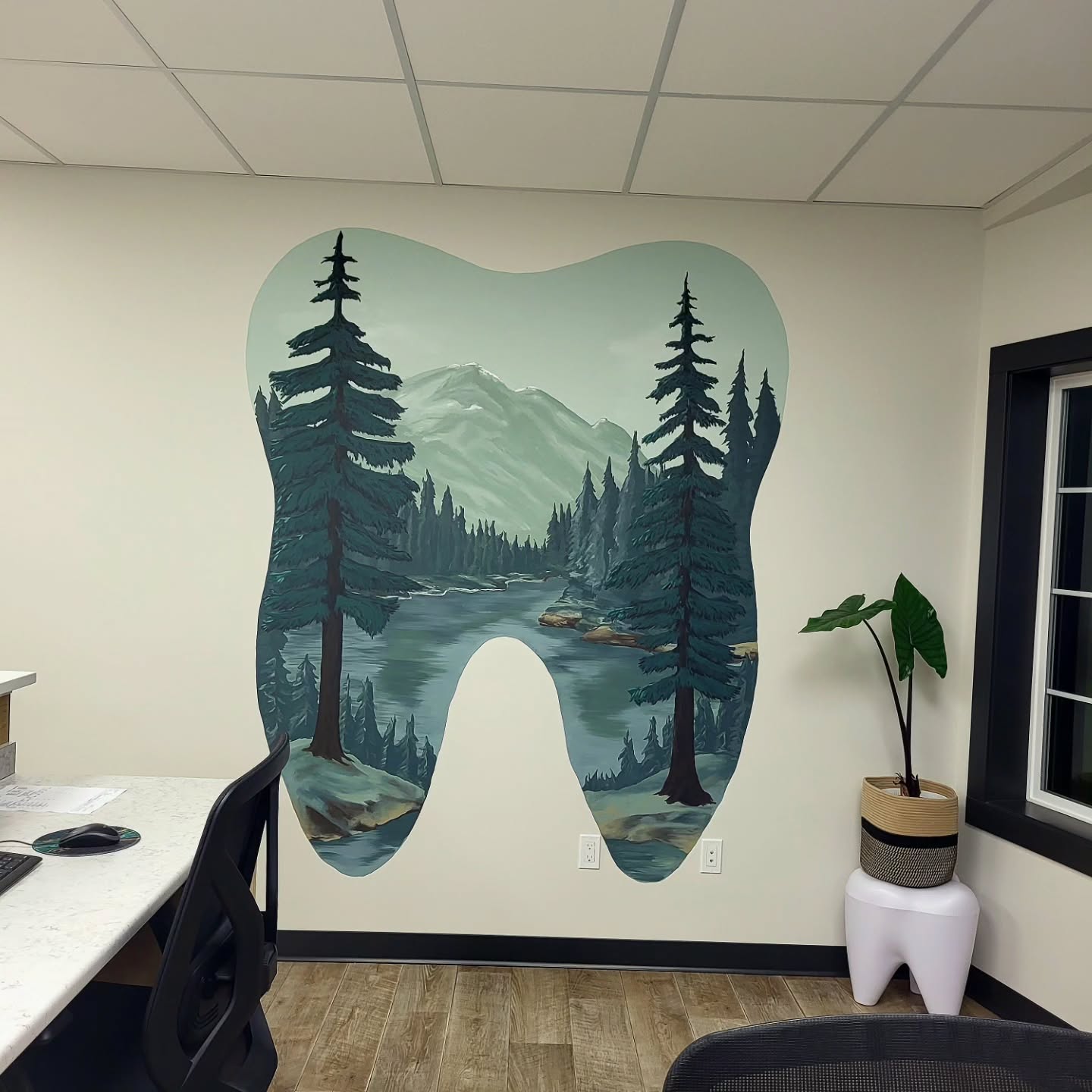 I spent the long weekend creating this mural for Wentworth Dental, located in downtown Naniamo. They had a clear vision and asked for a west coast theme mural contained in a molar. It was a bit challenging trying to get that painterly feel using latex and using paint that dried almost instantly 😅. Overall, I am very pleased with how it turned out, and the client is very happy with the finished look. Thank you @laurabethisanartist for your help on this and for making sure I took breaks and ate food.
#dentist #molar #dentistart #mural #landscape #westcoastart #pnw #westcoastmural #artofinstagram #wallmural #customart #publicart #commercialart #nanaimosmallbusiness