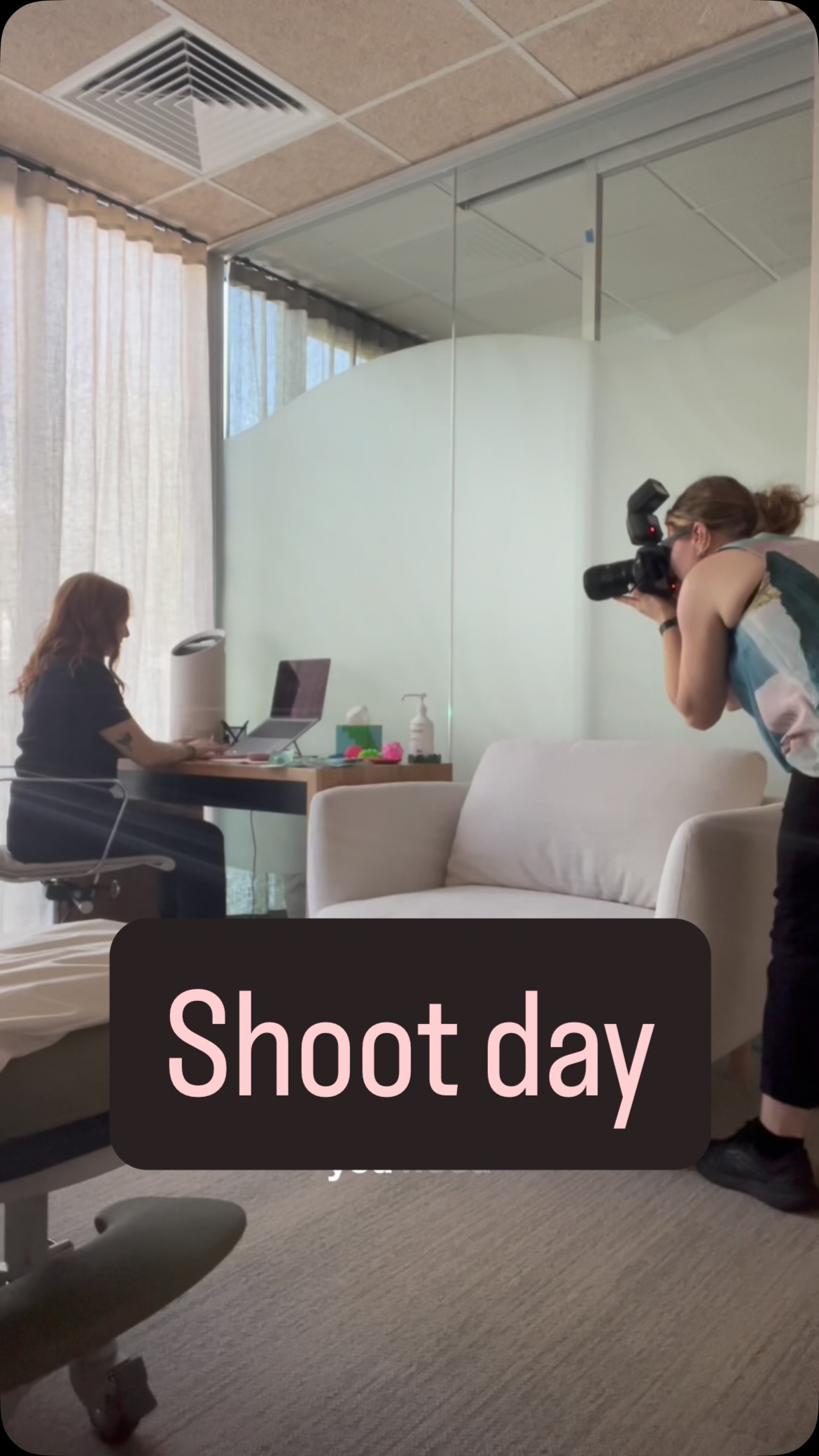 Here’s a little behind the scenes from yesterdays shoot with the lovey Romi from @thedoorwaydental. A very new business in Melbourne that helps people feel less anxious about the dentist. Romi is a certified dentist and her vision is to make oral healthcare accessible for everyone.
Was such a pleasure to learn about this type of care.
I’ll be sharing some images from the day very soon.
#melbournephotographer #womeninbusiness #smallbusinessmelbourne