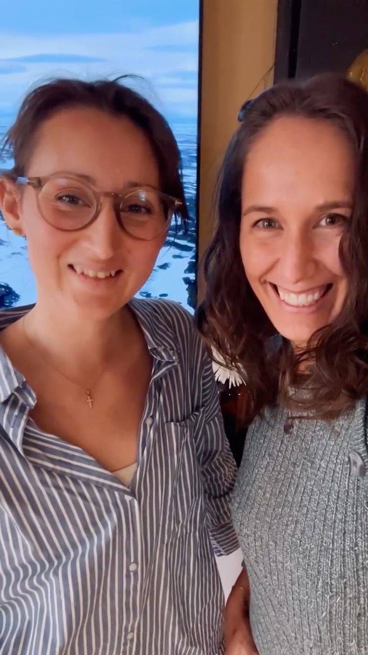 I veckan så fick jag en frekvensterapi behandling av @yogabyneo.se på @vitanova_thequantumspace
Alltså vilken grej och vilken maskin! ✨man ser allt som händer i kroppen under tiden man får behandlingen och man får även veta exakt vad som är i obalans i kroppen. Så vill ni också prova så har de en kampanj nu med prova på behandling.
Gå in på @vitanova_thequantumspace och boka!