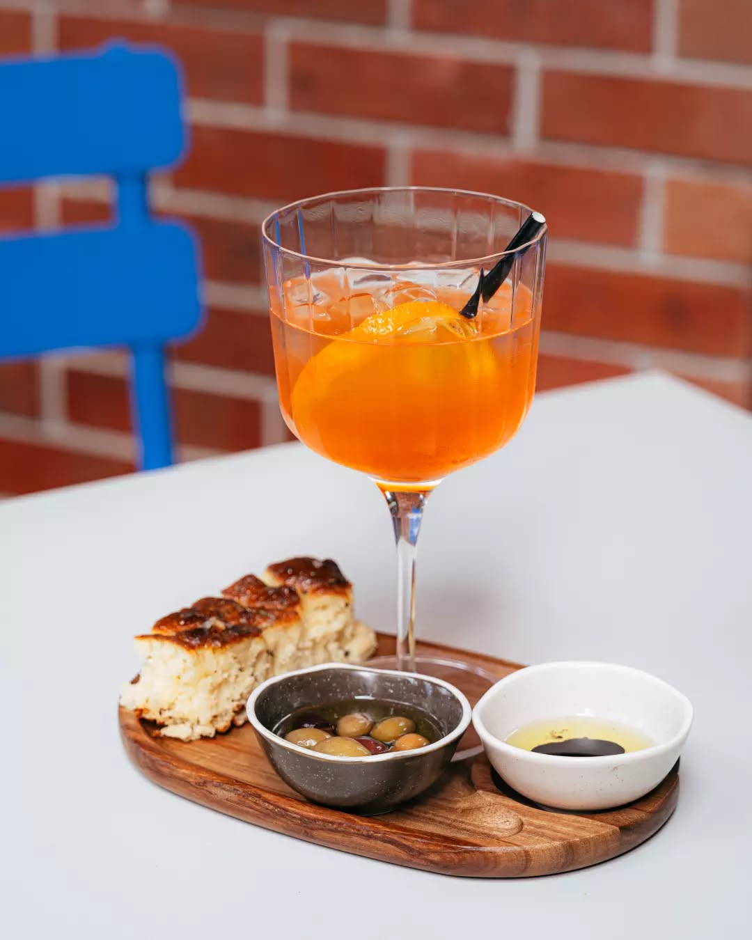 Silvs Aperitivo Hour is the easiest decision you’ll make this week.
Thursday to Saturday from 4–6pm, enjoy an Aperol Spritz with warm focaccia and olives for $15.