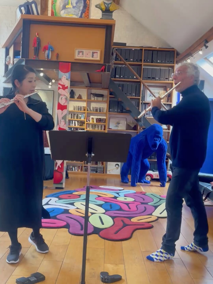 🇧🇪Répétition avec mon professeur Marc Grauwels pour le concert à Yokohama le 11 novembre
🇯🇵 今日はマルク・グローウェルス先生と、11月11日横浜長浜ホールでの演奏会のためのリハーサルでした‼️ 2人のデュオの他、先生のパワフルな椿姫のテーマによる変奏曲など、フルートによる華麗なるオペラの変奏曲をたくさんお届けします🥰
Un Bel Momento Vol .10
📅2025年11月11日(火)午後2時
横浜市長浜ホール(金沢区)
オペラ色の秋
~フルートとピアノの語らい
新里恵美さん🎹のホームページ
http://emishinzato.s2.weblife.me/
ご購入・お問い合わせ
https://forms.gle/osqb8fkkSyp1argd7
(インスタグラムでは私のプロフィールのリンク欄からチケット購入リンクにいけます)
どうぞお誘い合