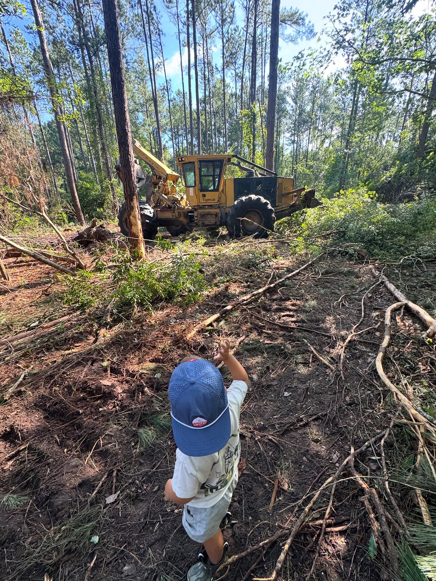 Happy National Logger’s Day🪵
.
Super thankful for the men & women that strap their boots on everyday - moving forest products throughout this state & country. I’ve heard it put this way: “they bust their’s, so you can whip yours”
.
We are grateful for our loggers. They help make timberland healthier, while playing a key role in the system of moving raw forest products from the woods to the manufacturing facilities.
.
Take just a second and think of all the forest products you use or depend on every day. Without loggers & healthy forest, none of those things are possible. Keep Choppin🌲🪓🪵