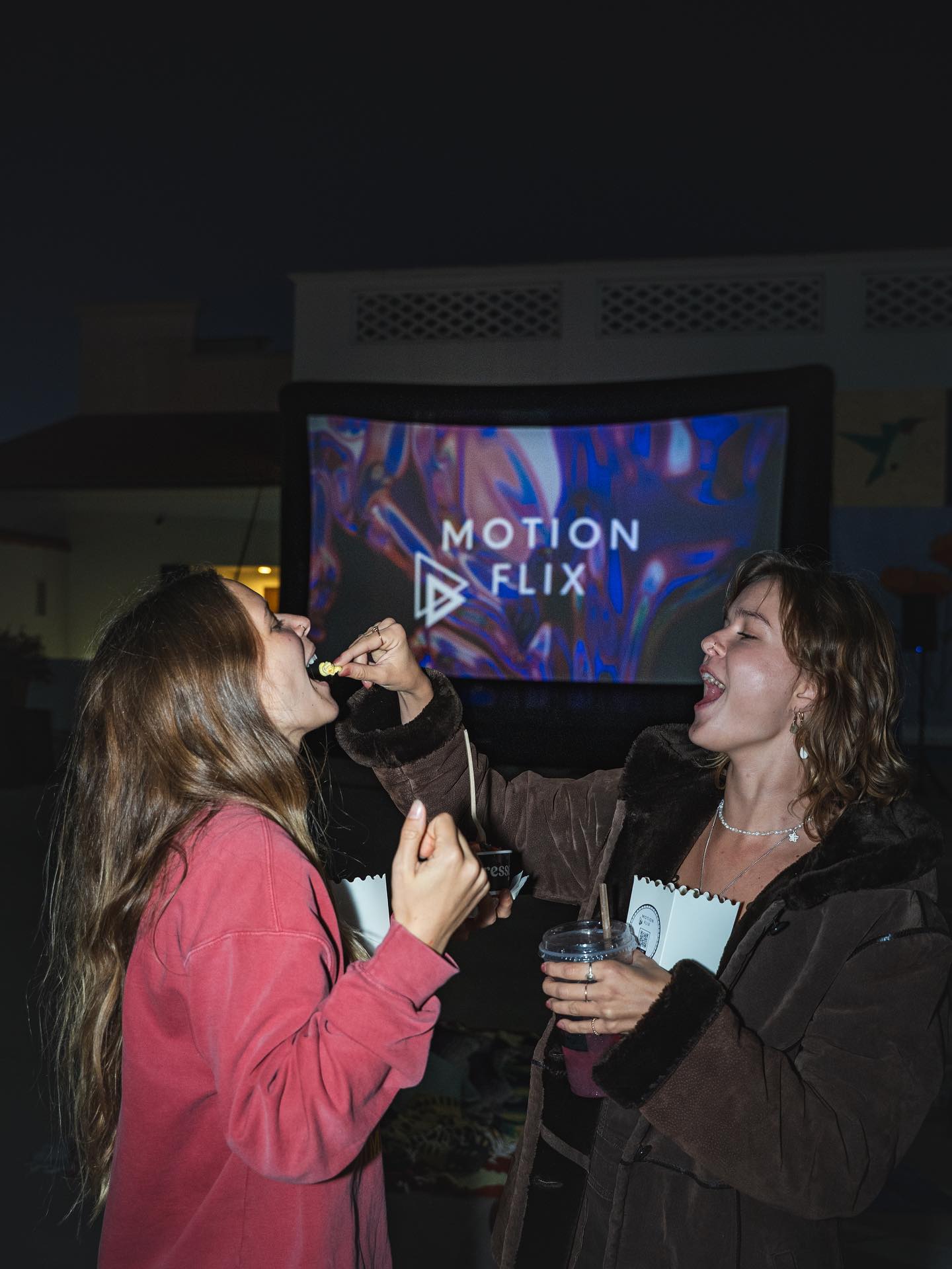 We’re deep in spooky movie season and it’s been spooktacular so far 👀🖤
Let’s keep the party going—4 movie nights this Friday! Who’s in? 🎬👻
Hotel Transylvania @paseonuevosb
Beetlejuice @portsideventuraharbor
Ghostbusters @theculverstepsofficial
The Nightmare before Christmas @shopsatsportsmenslodge
•
•
📞 321-233-3873
💌 DM us💫
•
•