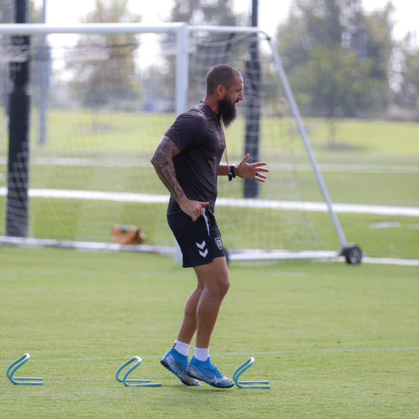 You can't expect 100% results from doing 90% of the work.
.
And, in my experience, sometimes doing 90% of the work can lead to 0% results.
.
The small details you're missing, neglecting, ignoring, or overlooking are the details that are meant to make you.
.
Don't just chase good enough.
.
Chase your greatness.
.
.
Walk The Talk.
.
.
.
📸: @golo_sports
.
.
.
#WalkTheTalk #KeepGrindin #iam1stPhorm #soccer #soccerpics #soccerpic #soccerphotos #usl #uslsoccer #ussoccer #menssoccer #soccergame #futbol #futsal #beardedathlete #athlete #athletic #athletics #athleticism #motivation #mondaymotivation #motivationmonday