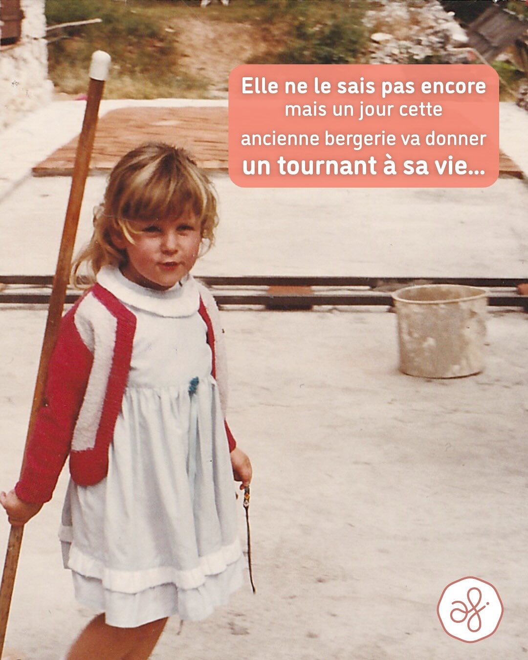 Ce projet, c’est un bout de mon histoire.
Après plusieurs projets de rénovation avec mon mari, je me donne pour mission de redonner vie à l’ancienne bergerie provençale achetée par mes grands-parents dans les années 80.
Un lieu chargé de souvenirs, que je transforme peu à peu en gîte durable.
Parce qu’un intérieur durable, c’est aussi une histoire de lien, de sens et de transmission.
Je déploie une force que je ne soupçonnais pas, c’est le début d’un tournant, le début de mon aventure d’architecte d’intérieur...
#architectureinterieure #renovationdurable #bergerieprovençale #gîtedurable #patrimoinelocal #architectedinterieur #ecorenovation #slowarchitecture #sensetmatière #var #provenceauthentique
Aurelie Faure architecte d’intérieur éco-responsable