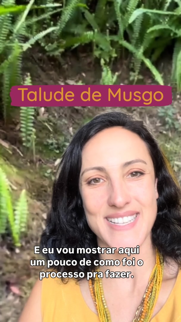 🇧🇷Como transformar um corte de terreno usando musgos. Neste caso que fizemos neste projeto, só está dando certo porque é uma região de muita umidade e este já é um processo que ocorreria naturalmente, ao longo de muitos anos. O que fizemos foi acelerar o processo através desta técnica de usar tela para fixar na terra. Ainda estamos acompanhando este teste, mas os resultados já são bem positivos para tão pouco tempo! 😍
.
🇬🇧How to transform a cut in the ground using moss. In this case, we’ve only seen success because it’s a very humid region, and this process would occur naturally over many years. We’ve accelerated the process by using mesh to anchor it to the soil. We’re still monitoring this test, but the results are already quite positive for such a short time! 😍
.
#paisagismosustentável #paisagismoecologico #talude #paisagismo #paisagismonatural