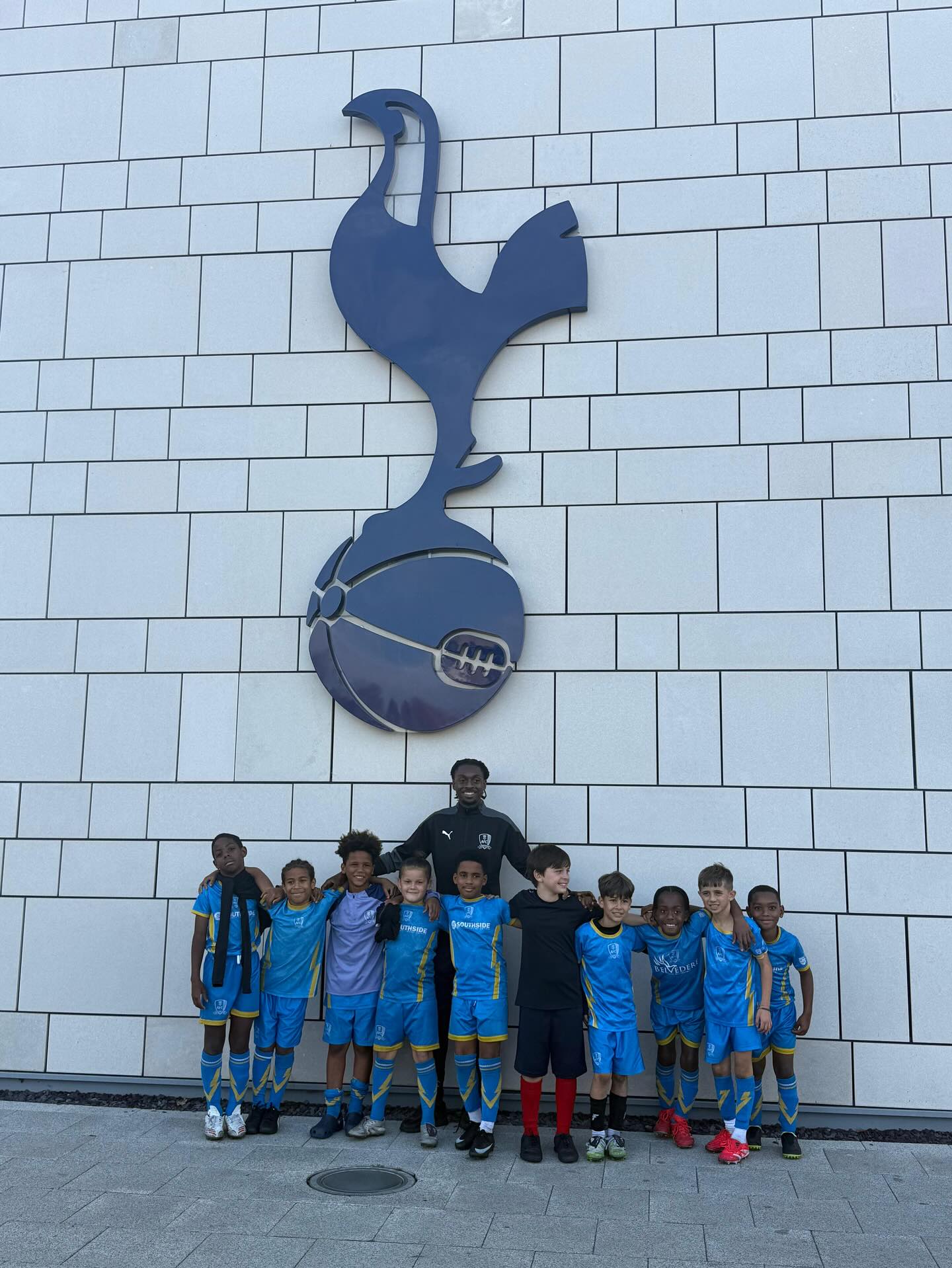 U9’s headed up to Tottenham. The boys had the chance to play inside the dome — a brilliant setup and an experience they won’t forget.
Some great football, a few goals, and lots of proud moments throughout the day. Big thanks to Tottenham for the invite👏⚽