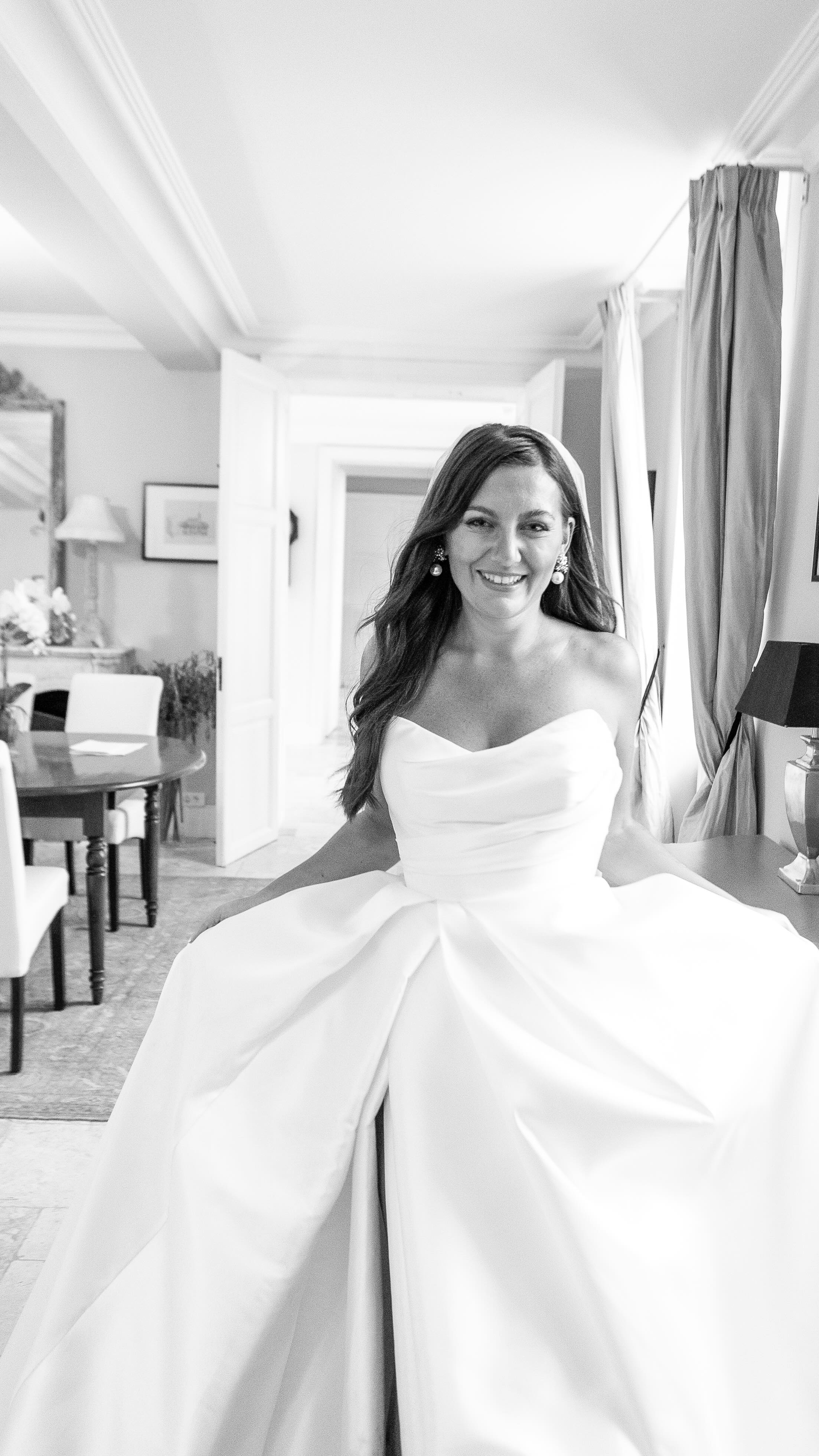 Your French chateau moment ❤️🔥
Wedding content creator and your biggest fan girl.
Filming for memories 💛
Venue @chateaulacanaud.
Planner @theimpeccablepearweddings.
Film @iwedfilm.
Second shooter @rainymils
Dress @theaislebridal.
Flowers @fairyfleur1
Decor @ourfabulousthings.
Cocktails and all things nice @bibere.bar
Band @mixologysaxdj
.
#frenchweddingsuppliers #weddingcontentcreatorfrance #contentcreatorfrance #marrymeinfrance