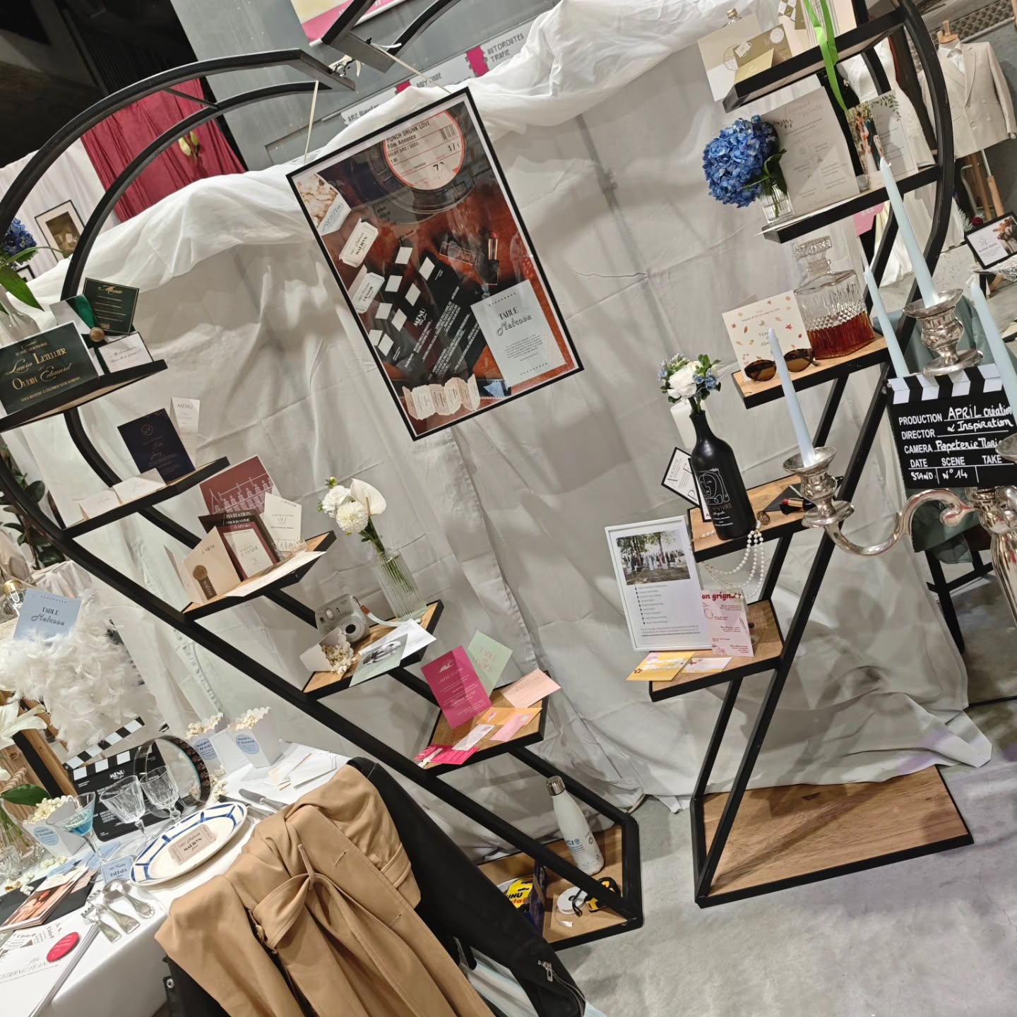 Petite soirée afterwork, atelier wedding à Nantes!
De retour avec plein de belles rencontres et de cartes de visite pour vos mariages futurs.
Si vous cherchez différentes prestataires n'hésitez pas à me demander.
Pour la création de vous faire part ,menu de mariage,marque place ect... @april.creation.inspiration est au top!♥️
Pour créer le costume ou la robe de mariage de vos rêves faites confiance à @silvenehedon 👰
Pour immortaliser cette journée @deborahpl.photographe
Vous fera de magnifiques photos et @art.of.love.44
de magnifiques illustrations 📷 ✏️
Pour l'organisation de votre mariage @quatresaisonsmariage 👌
Pour fleurir cette belle journée @atelier.aimer 💐
Pour vos cérémonies @insiemeceremonies 👍
Pour des animations original @ sookhmer et Les Millésimes de Sophie ✒️🍷
Et pour finir votre soirée en beauté @mangabey_event 🪩
#afterwork #soiree #rencontre #bonmoment #mariage #vivresavie #regaler #Enjailler #immortaliser #sublimer #passion #mylife ♥️