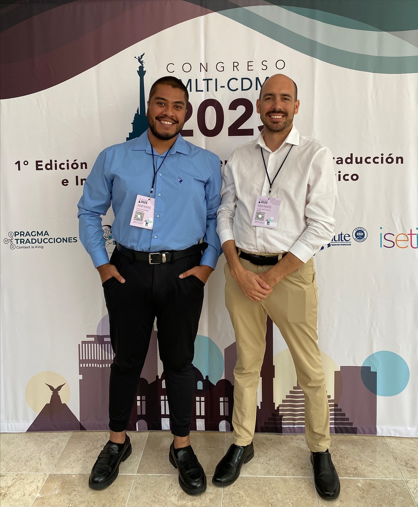 Su mancuerna traductora favorita presente en el Congreso de Traducción e Interpretación organizado por el @cmltimexico en la CDMX. 🧑🏽💻🧑🏻💻
Nos alegra ver que la unidad del gremio y el objetivo compartido de seguir profesionalizándonos siguen tan latentes como siempre. 🫱🏻🫲🏾💕
Además, Lucas participó como ponente, compartiendo su experiencia como intérprete de LSM en B.C. y los aspectos que aún pueden mejorarse en esta labor tan importante. 🤓🤟🏾
¡Nos vemos en la próxima edición! 📣
📩 Contáctanos para más información o cotizaciones.
🇲🇽🇺🇸🇫🇷🤟🏾
* 📧 info@pragmatraducciones.com
* 🌐 www.pragmatraducciones.com
* 📱 MEX (646) 119 5458 y USA (805) 428-0689
#ensenada #interpretingservices #interpreting #Apostille #Englistranslation #Spanishtranslation #Professionaltranslation #TranslationServices #Negociosmexico #Ensenadabajacalifornia #EnsenadaMexico #perito #translator #translating #Certifiedtranslation #Traduccionescertificadas #peritotraductor #peritointerprete #traduccionesoficiales #PragmaTraducciones #workingwithpragma #learningwithpragma