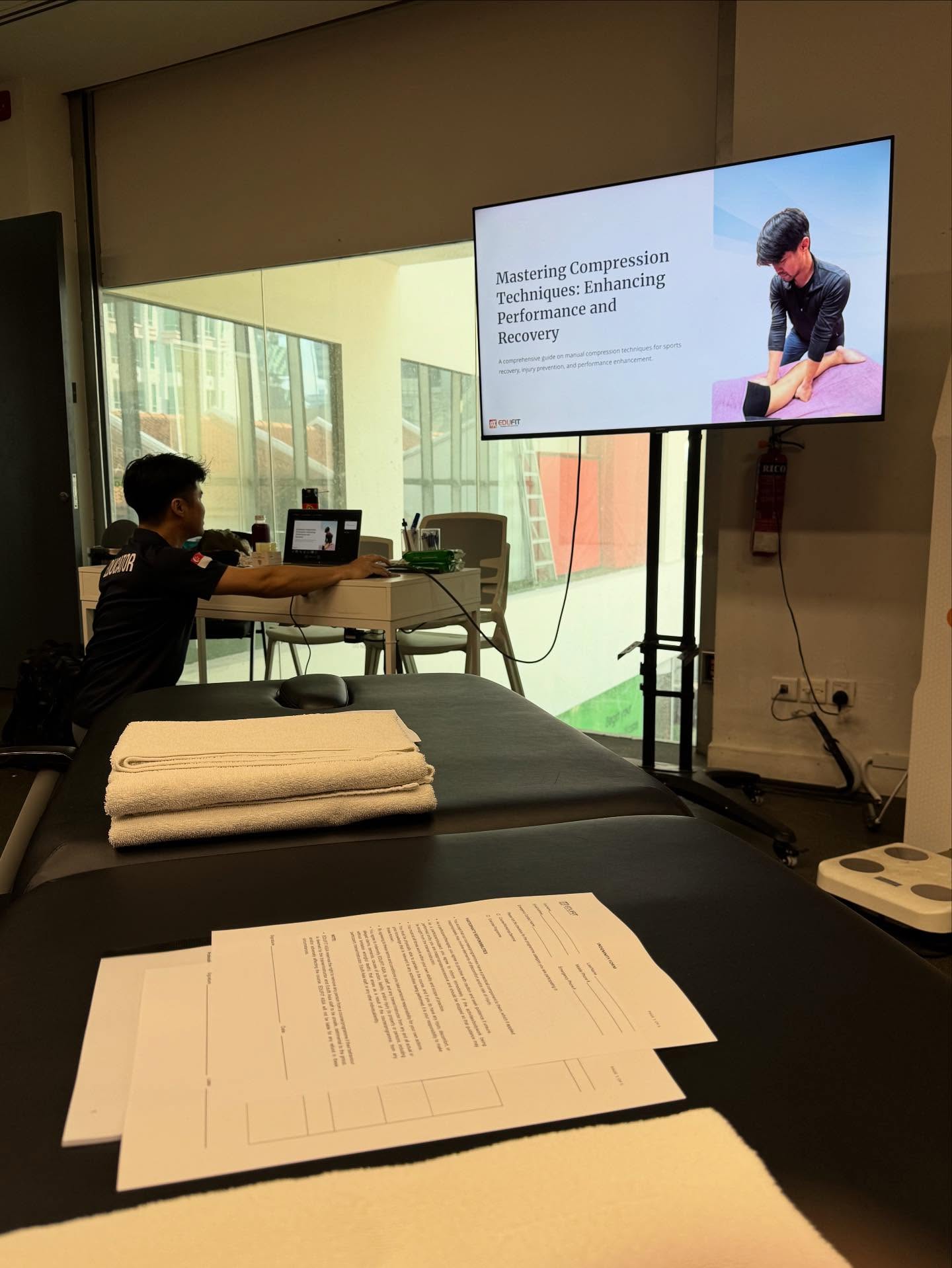 2 days of Compression Techniques at Fitness First Bugis! @fitnessfirst_sg letโs go!!! ๐ช๐ช#singapore #malaysia #brunei #indonesia #thailand #vietnam