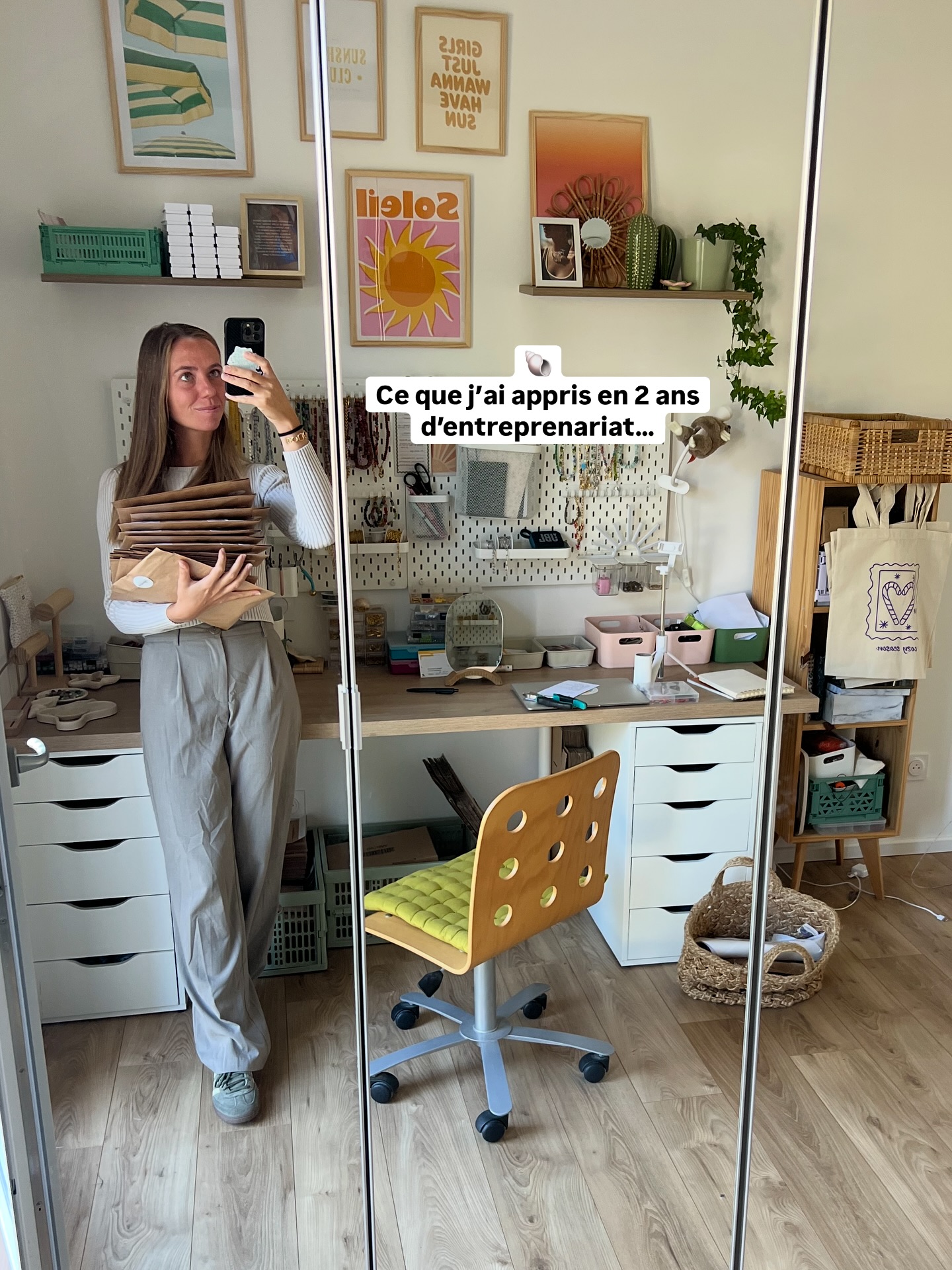 Deux ans déjà que je me suis lancée dans l’entreprenariat - deux ans d’expériences, de doutes, d’erreurs, de petites et grandes victoires, et surtout de leçons apprises sur le tas.
.
Et c’est loin d’être fini ! ✨