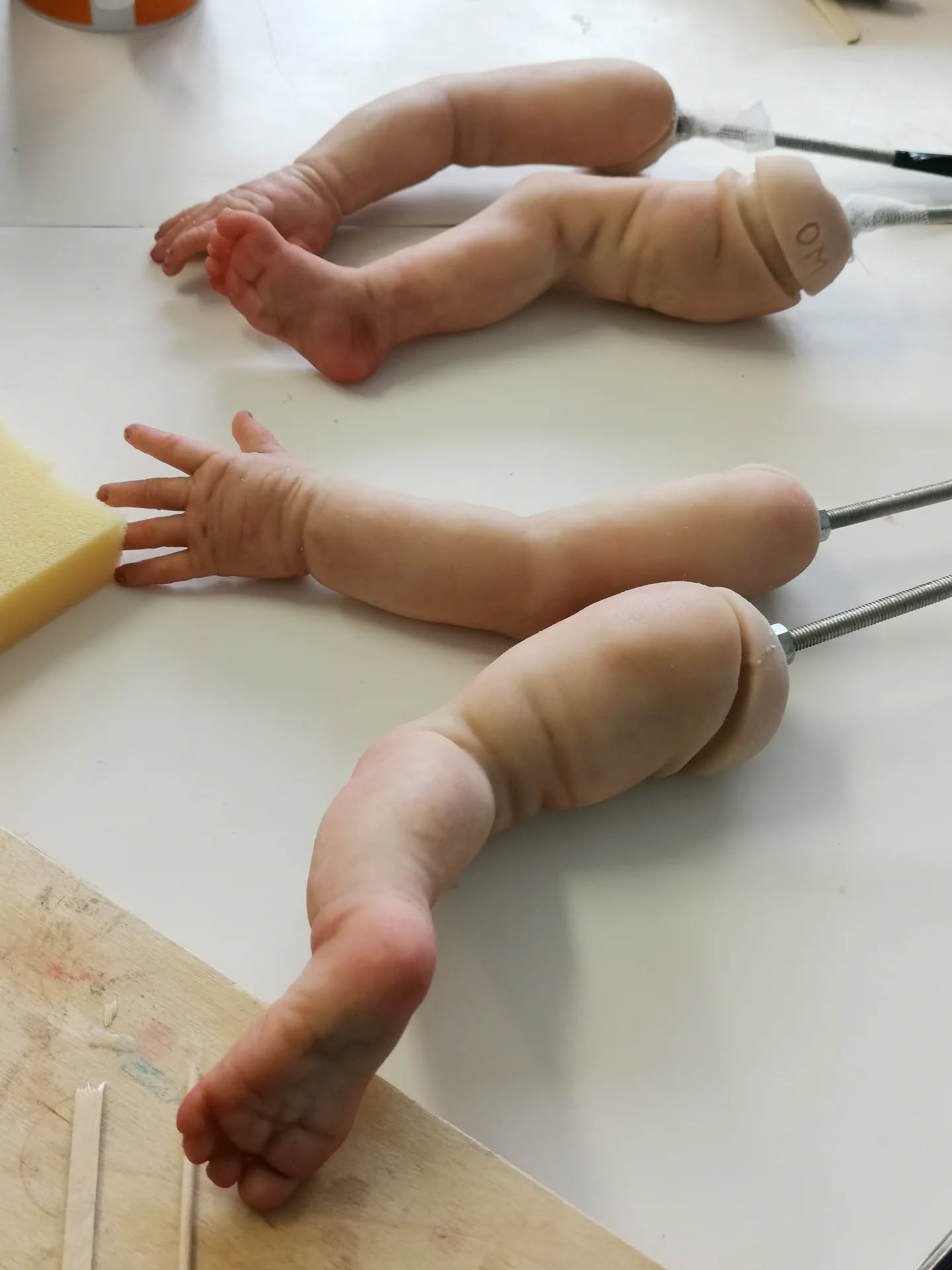 We know BBQ season is over, but we got some skewers ready anyway.
Workshop skewers team @celinefragment @virginie_dahmane @joanaleitao_art
#cinebaby #fakebaby #siliconebaby #prosthetics #props #makeupartist #sfx #siliconeprosthetics #specialeffects #makeupeffect #silicone #fake