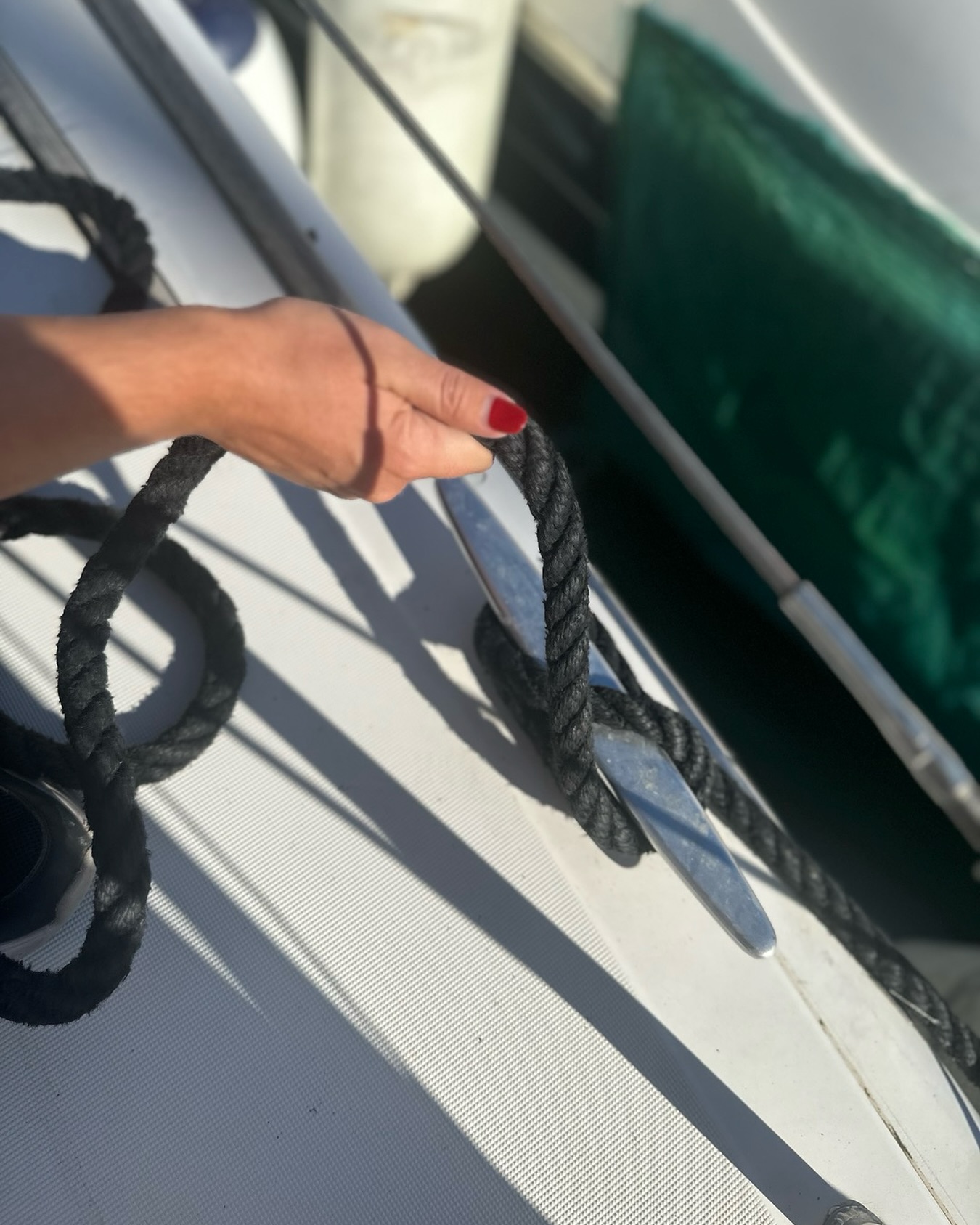OXO: not just a stock cube! It’s one of the handiest knots you’ll ever learn at sea 🪢☀️
📞 +34621089785
📨info@sailandpower.es
🌐www.sailandpoweracademy.es
#sailandpower #training #sailingspain #sailingtaster #competentcrew #dayskipper #tastersession #dayskippermotor #sailing #skippercourse #catamaransailing #sunseeker #classroom #learn #skills #sailboat #motorsailing #learntosail #ryasailing #yachtlife #boating #sailingknots #ryacourse #esteponaport #ryatraining #learntosail #sailingadventure #course #sailingschool #marbella #estepona