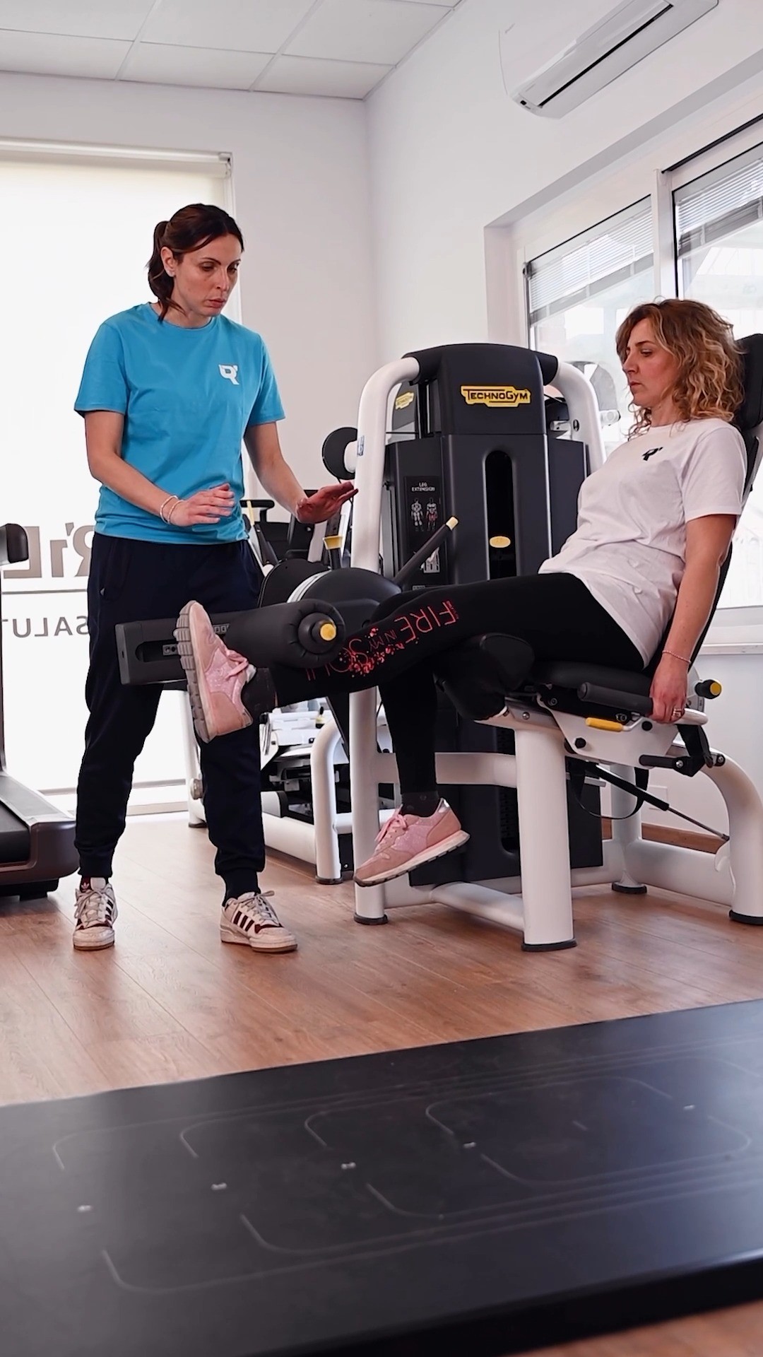 RiEDUCA non รจ solo uno studio e una palestra, RiEDUCA รจ una visione, un progetto che prende forma giorno dopo giorno per offrirvi un servizio completo!
Il nostro obiettivo รจ quello di lavorare in sinergia con tutti professionisti che condividono la nostra mission, per creare percorsi completi e personalizzati dedicati al raggiunungimento dei vostri obiettivi.
Qual รจ il vantaggio della multi-disciplinarietร ?
La comunicazione tra professionisti consente di operare in sinergia per raggiungere un obiettivo comune: la tua salute e il tuo benessere.
Vuoi saperne di piรน? Contattaci in DM o al 3792298557.
#StudioRiEDUCA #saluteinmovimento #rieduca #urbino #benessere #rieducazione #rieducazionefunzionale #rieducazionealimentare