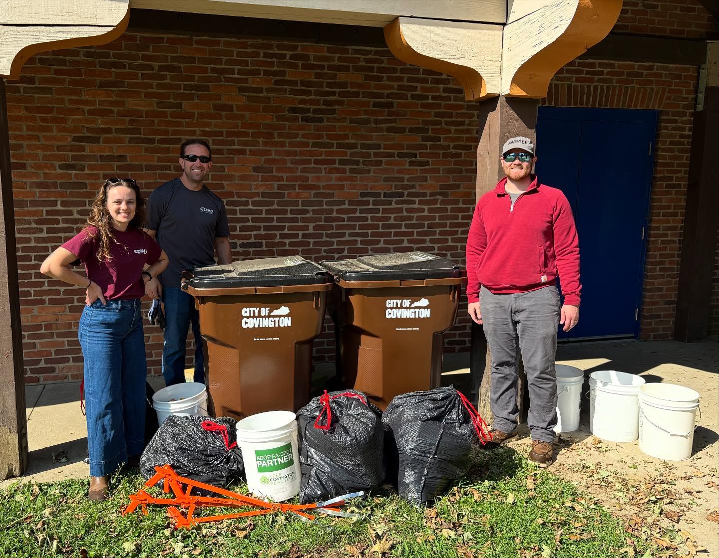 Last weekend, @ensafeinc Cincinnati office volunteered at Goebel Park, where they spent the morning collecting litter. Are you looking for a meaningful team-building activity or for a way for your company to give back? We're always excited to collaborate with corporate groups! Whether your team has a beautification idea they want to bring to life or you're ready to lend a hand with one of our existing projects, we'd love to hear from you. Email allison@greatneighborhoods.org to get started.