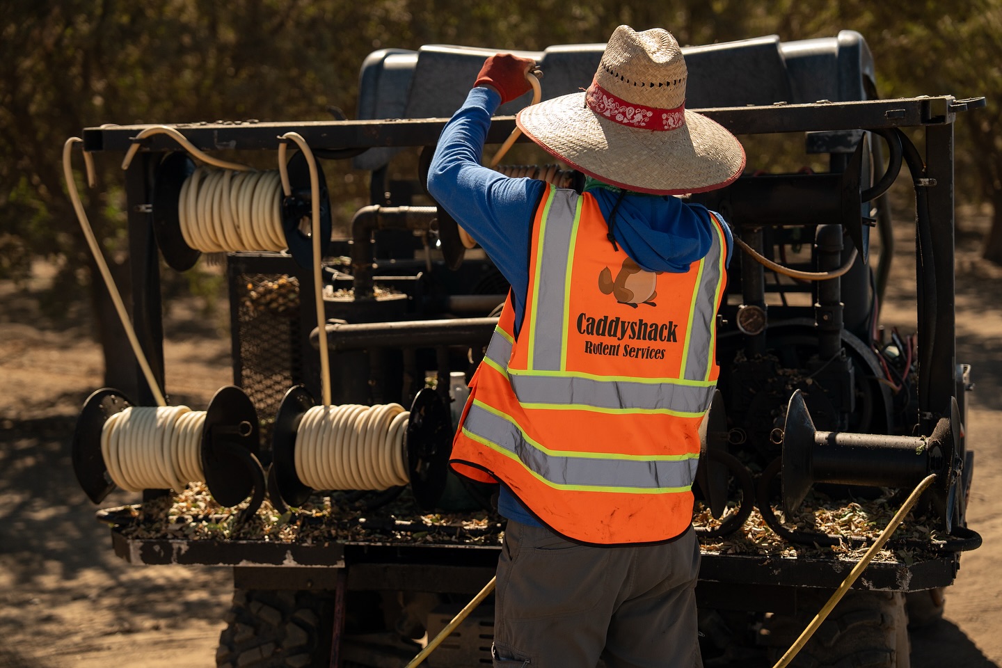 Keep your fields clean and critter-free ๐ญ๐จ
Caddy Shack Rodent Control โ protecting your crops, equipment, and bottom line from unwanted pests.
๐ North & Central Valley: (209) 564-8207 | Brian Silveira
๐ South Valley: (559) 395-2537 | Gilbert Campos