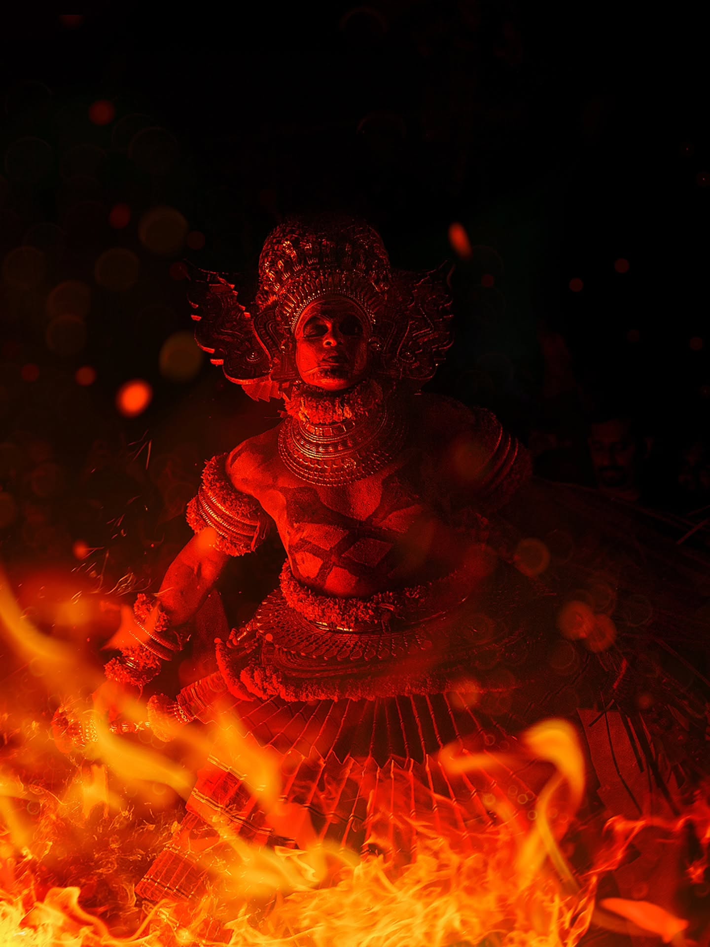 Kandanar Kelan Theyyam | Rebirth of Kelan🔥🙏
Kelan was a hunter and farmer who once set fire to the forest to clear land. The blaze spread beyond control, trapping him among the flames.
As he tried to escape, two snakes from the tree he climbed bit him, and together they fell into the fire.
Later, the deity Wayanatt Kulavan saw his ashes and brought him back to life. Through that divine act, a man was reborn as a god.
Theyyam keeps his story alive the rebirth of man who became a god.
Sleepless nights are worth it to witness this divine form of Kelan.
Shot on @sonyalphain A7iv
———————
#theyyam #kandanarkelantheyyam #theyyamfestival #kannur #keralafolkart #indianculture #keralaculture #indianheritage #folklore #indiaphotography #documentaryphotography #culturalphotography #portraitphotography #travelindia #indianfestivals #incredibleindia #heritageindia #indiaphotostory #sonyalphain #sonyalphainindia #vedaantkulkarnidv