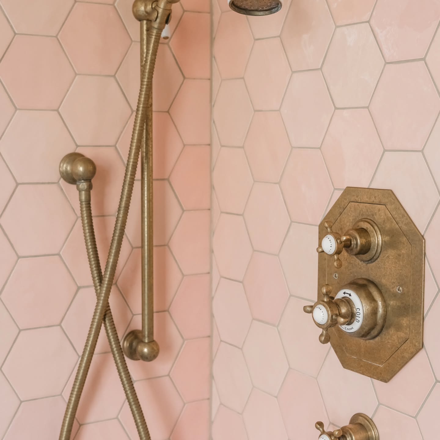 Take a look at the attached gallery to see the variety of finishes we've delivered lately!
While every client, tile, and space is unique, one thing remains constant: our commitment to exceptional quality and flawless execution.
From intricate patterns in a residential kitchen to large-format porcelain in a bathroom, our focus is always on:
Precision: Ensuring perfect cuts, laser-level alignment, and matching grout lines.
Durability: Using the correct substrate preparation and high-grade materials for a long-lasting result.
The Flawless Finish: Delivering the clean, crisp, and immaculate final look our clients expect.
Which style is your favourite?
#HiraConstruction
#recentprojects
#tiling
#bathrooms
#refurbishments
#Londonhomes